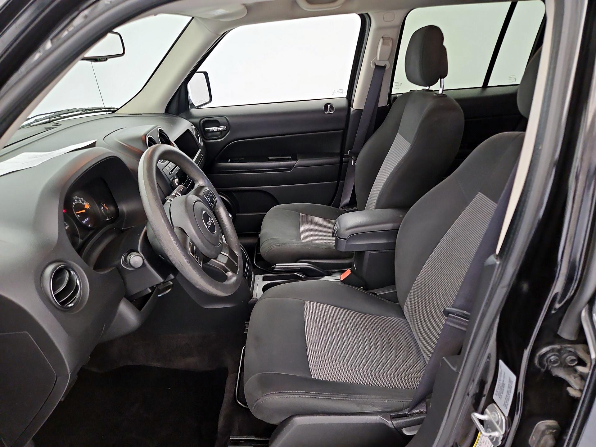 Thumbnail: 2017 Jeep Patriot - 11