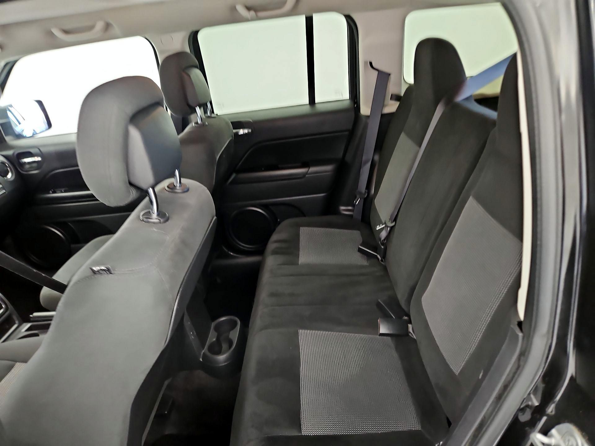 Thumbnail: 2017 Jeep Patriot - 16