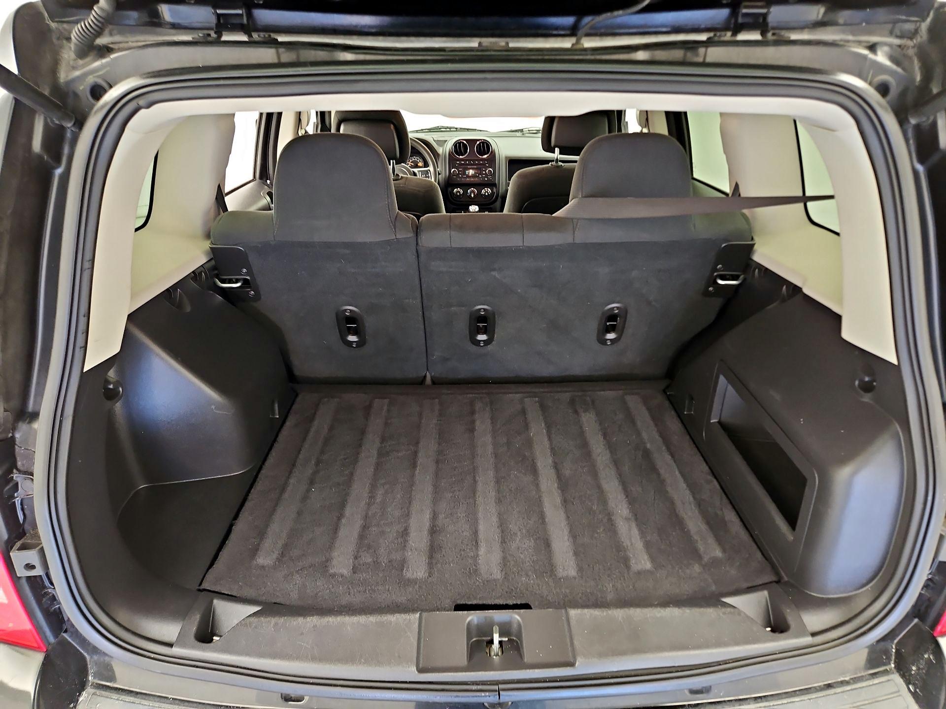 Thumbnail: 2017 Jeep Patriot - 17