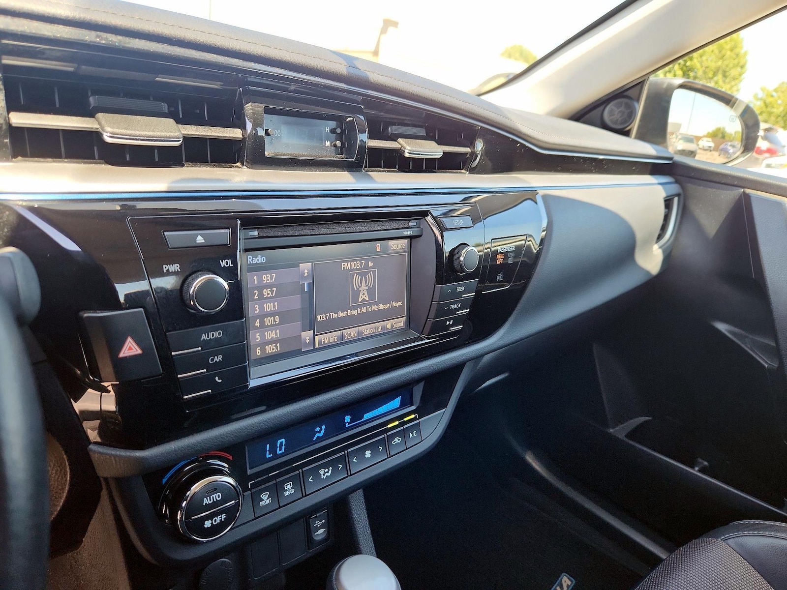 2015 Toyota Corolla S Plus - Photo 15