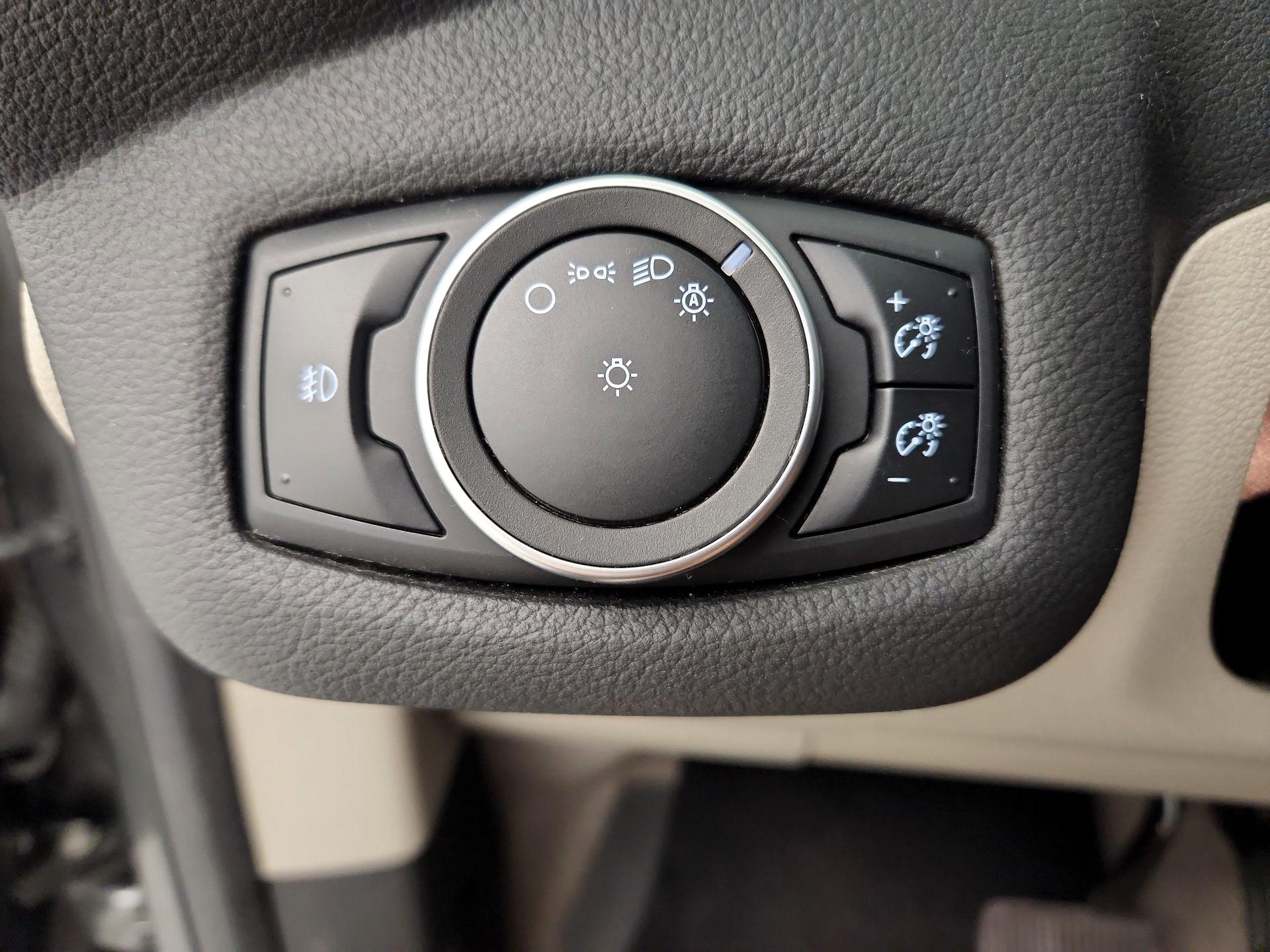 Thumbnail: 2015 Ford Escape - 13
