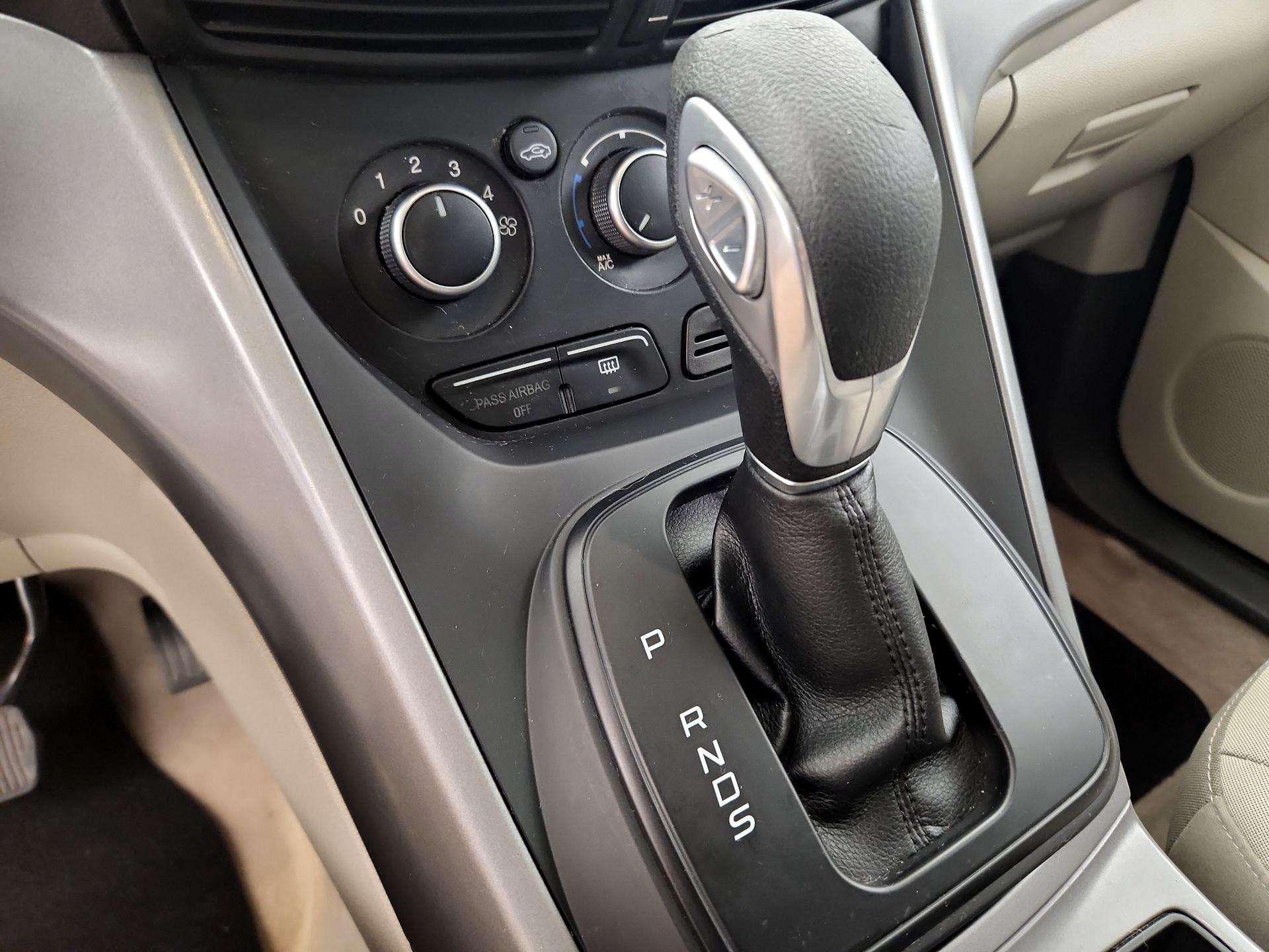 Thumbnail: 2015 Ford Escape - 17