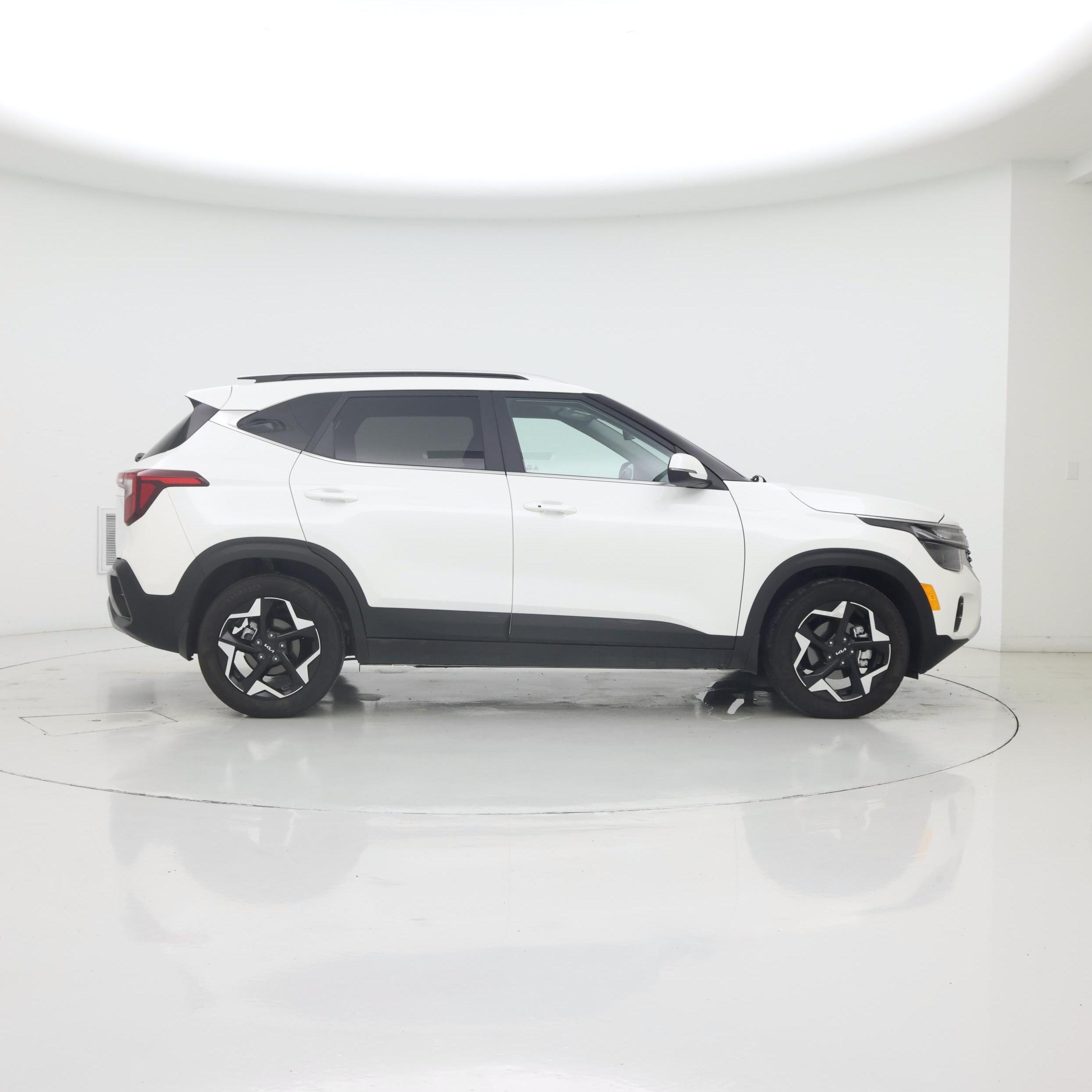 Thumbnail: 2024 Kia Seltos - 7