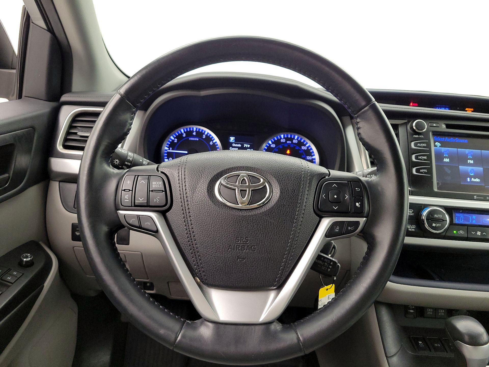 Thumbnail: 2019 Toyota Highlander - 10