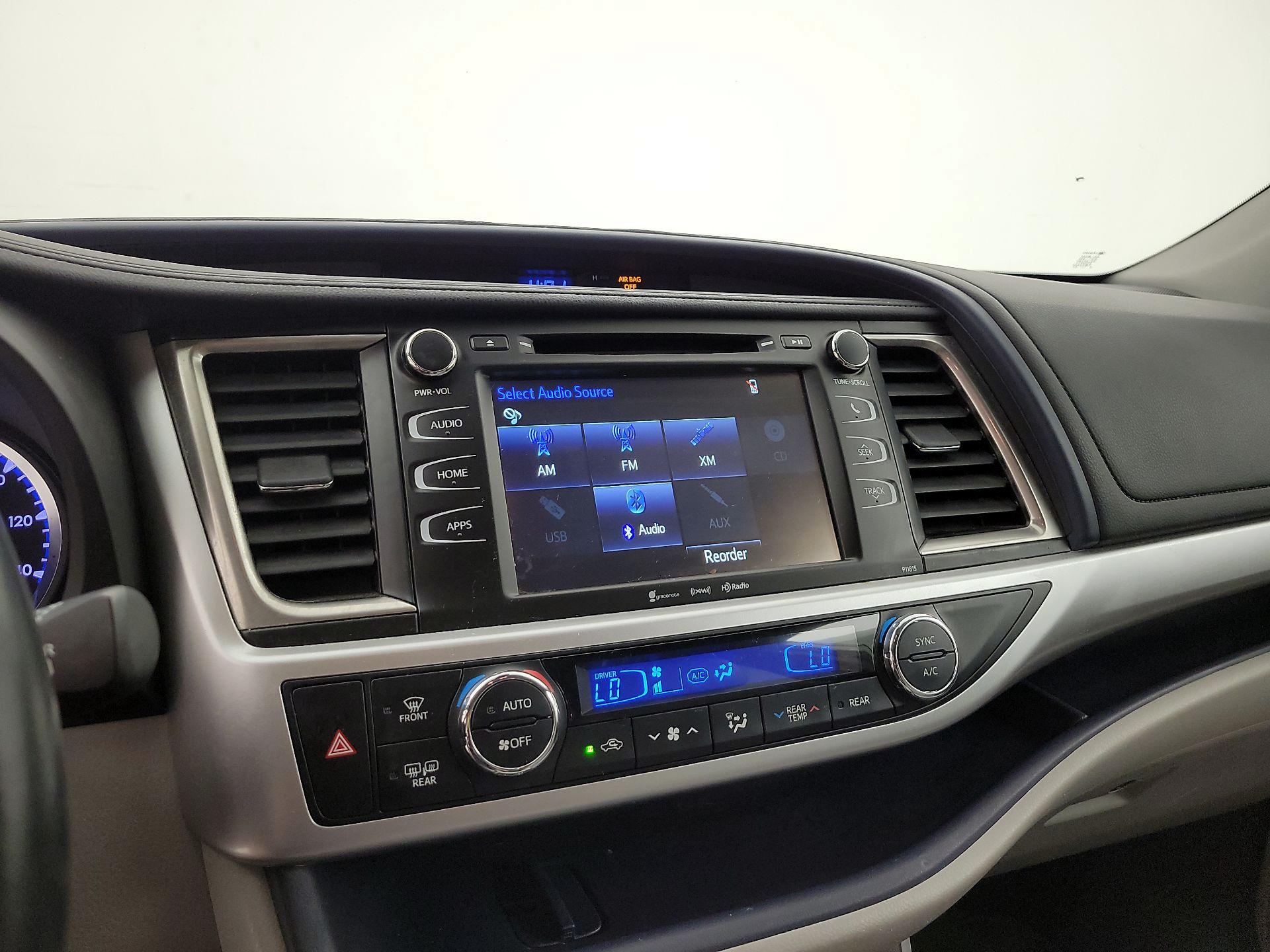 Thumbnail: 2019 Toyota Highlander - 15
