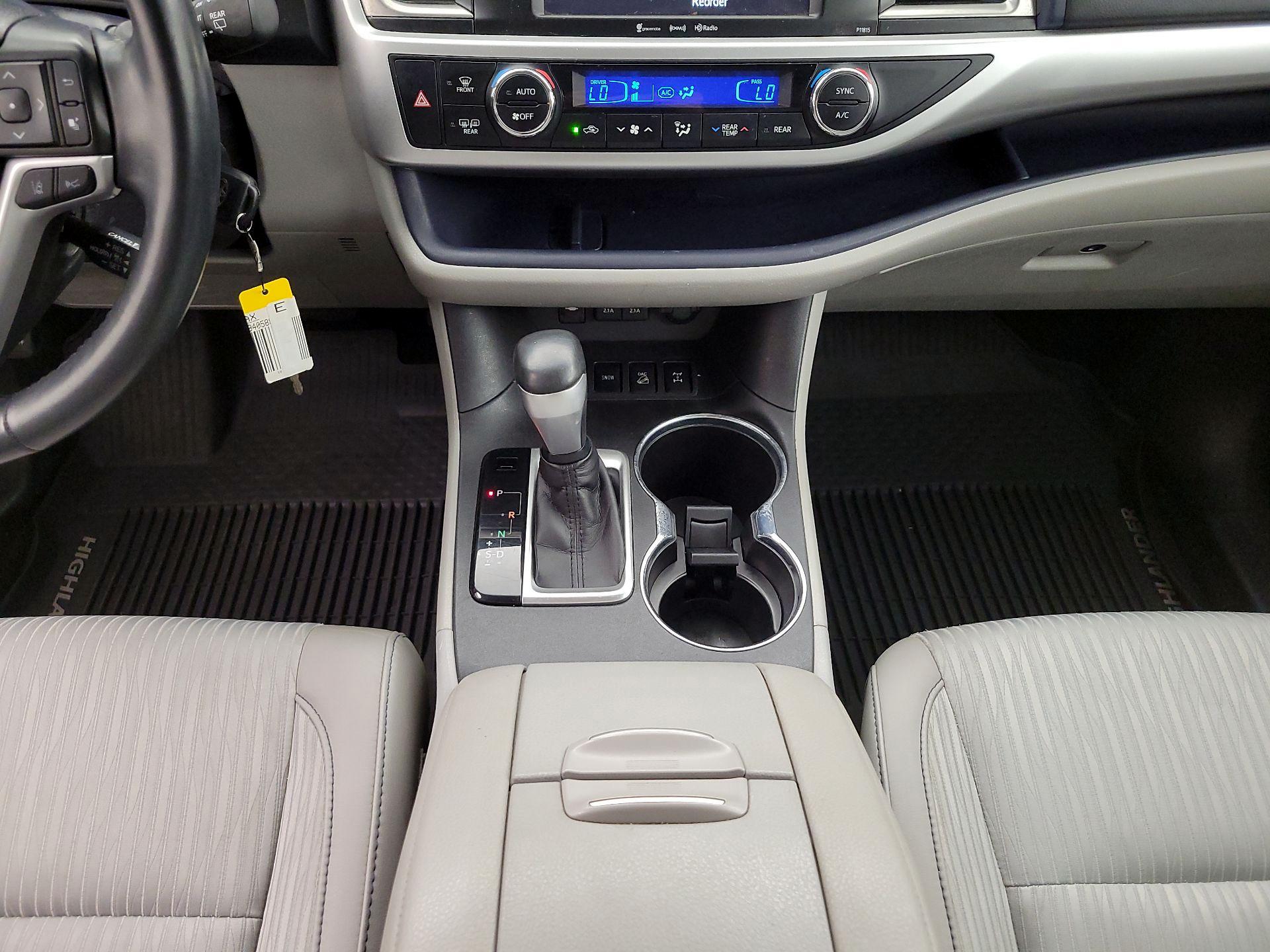Thumbnail: 2019 Toyota Highlander - 17