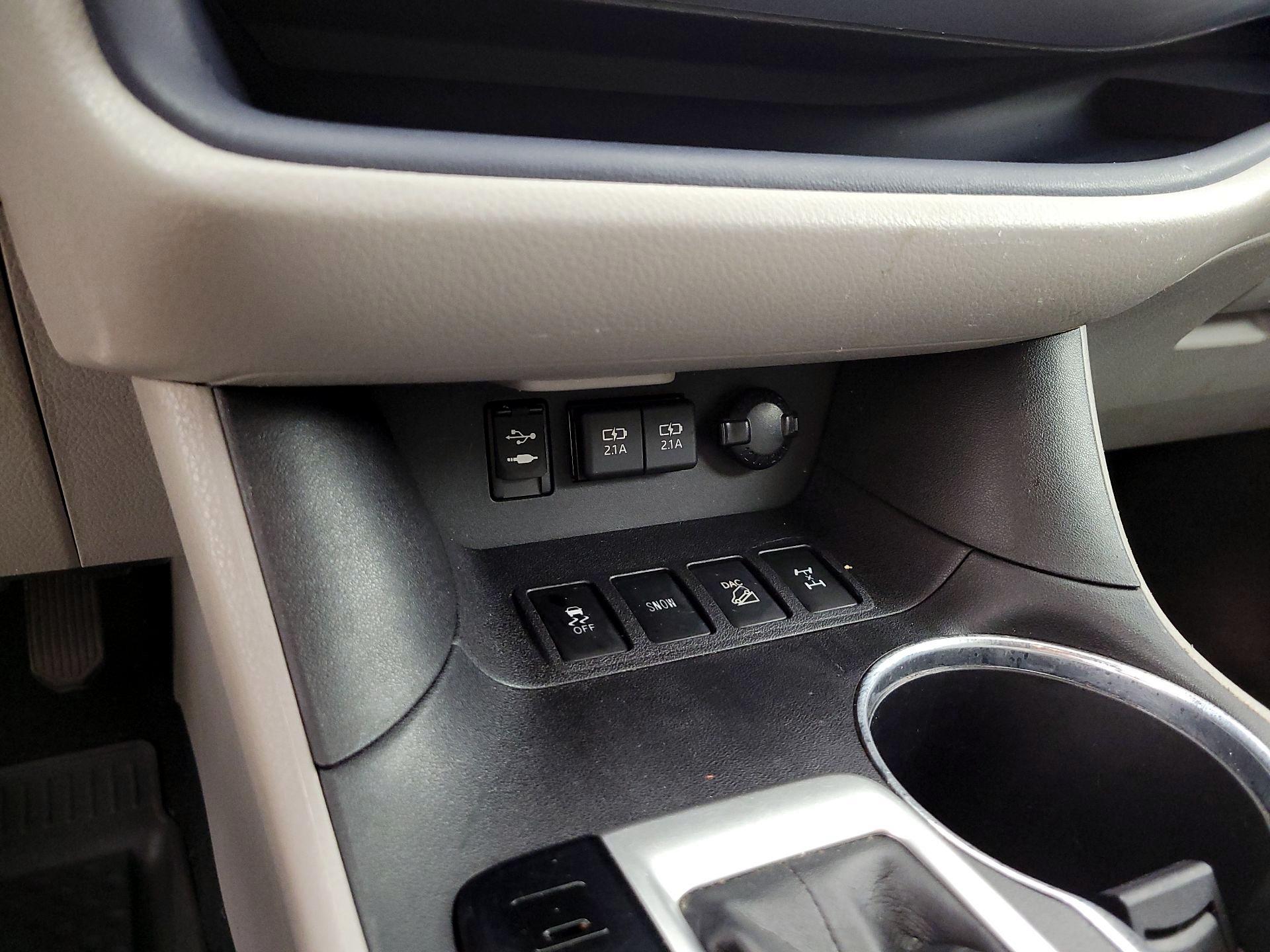 Thumbnail: 2019 Toyota Highlander - 18