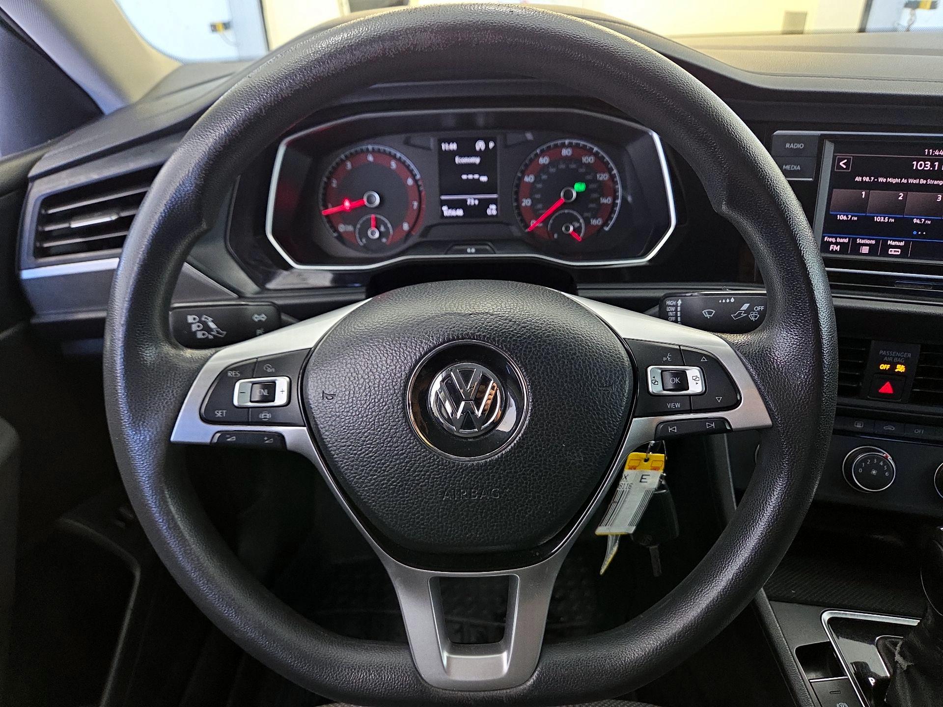 Thumbnail: 2019 Volkswagen Jetta - 10