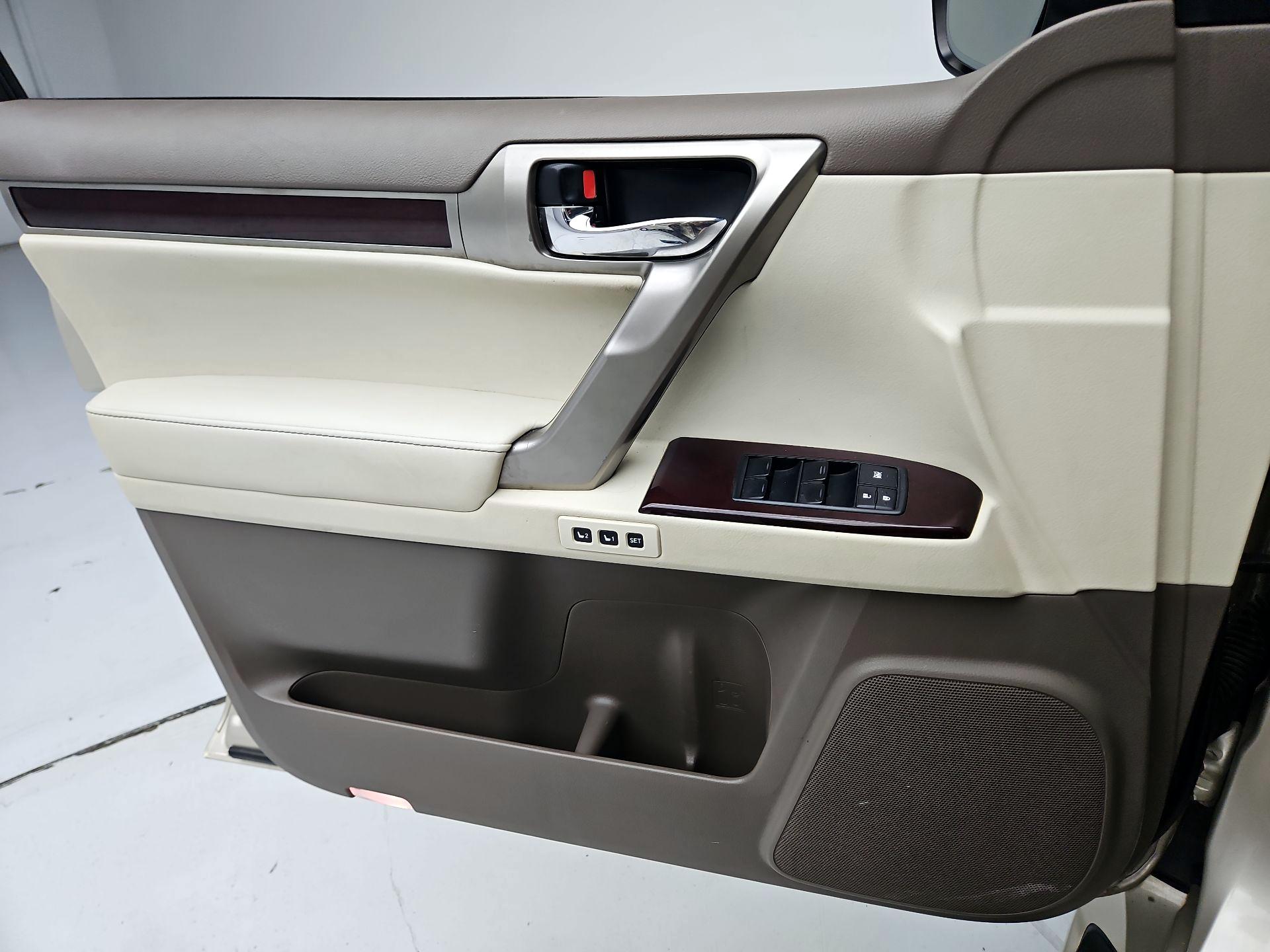 Thumbnail: 2014 Lexus GX - 12