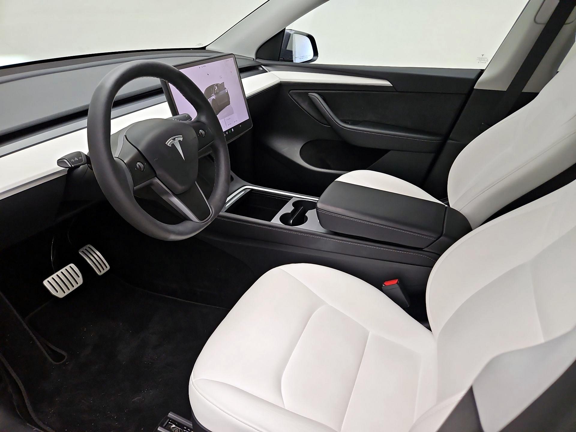Thumbnail: 2023 Tesla Model Y - 11