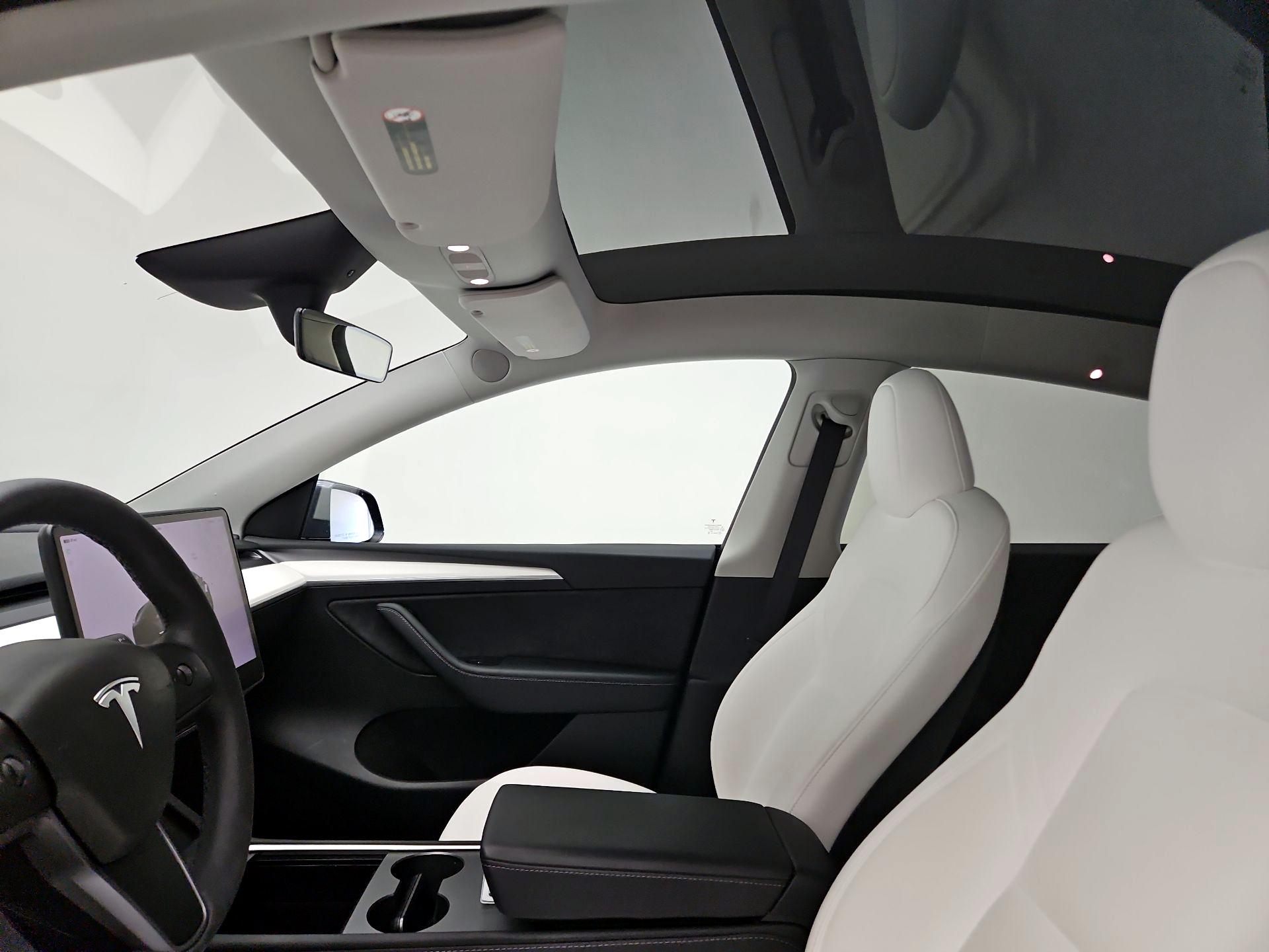 Thumbnail: 2023 Tesla Model Y - 18