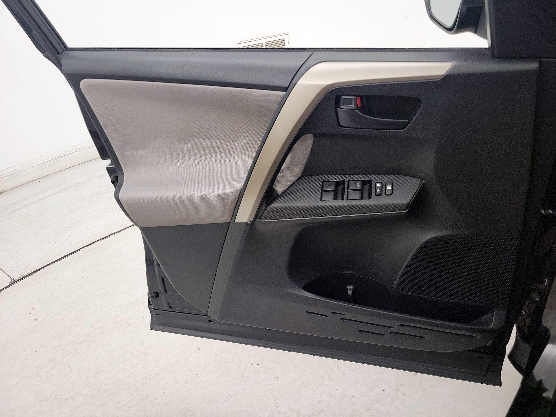 Thumbnail: 2014 Toyota RAV4 - 12
