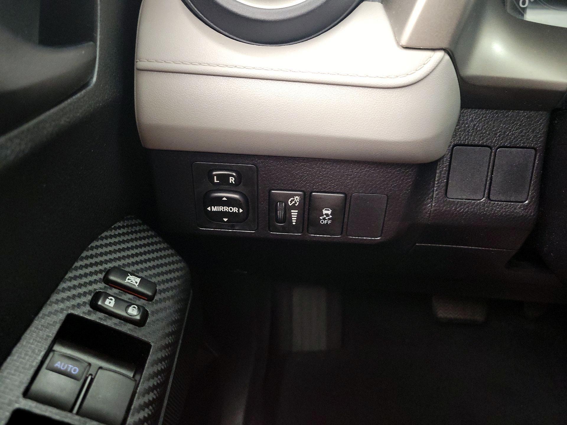 Thumbnail: 2014 Toyota RAV4 - 13