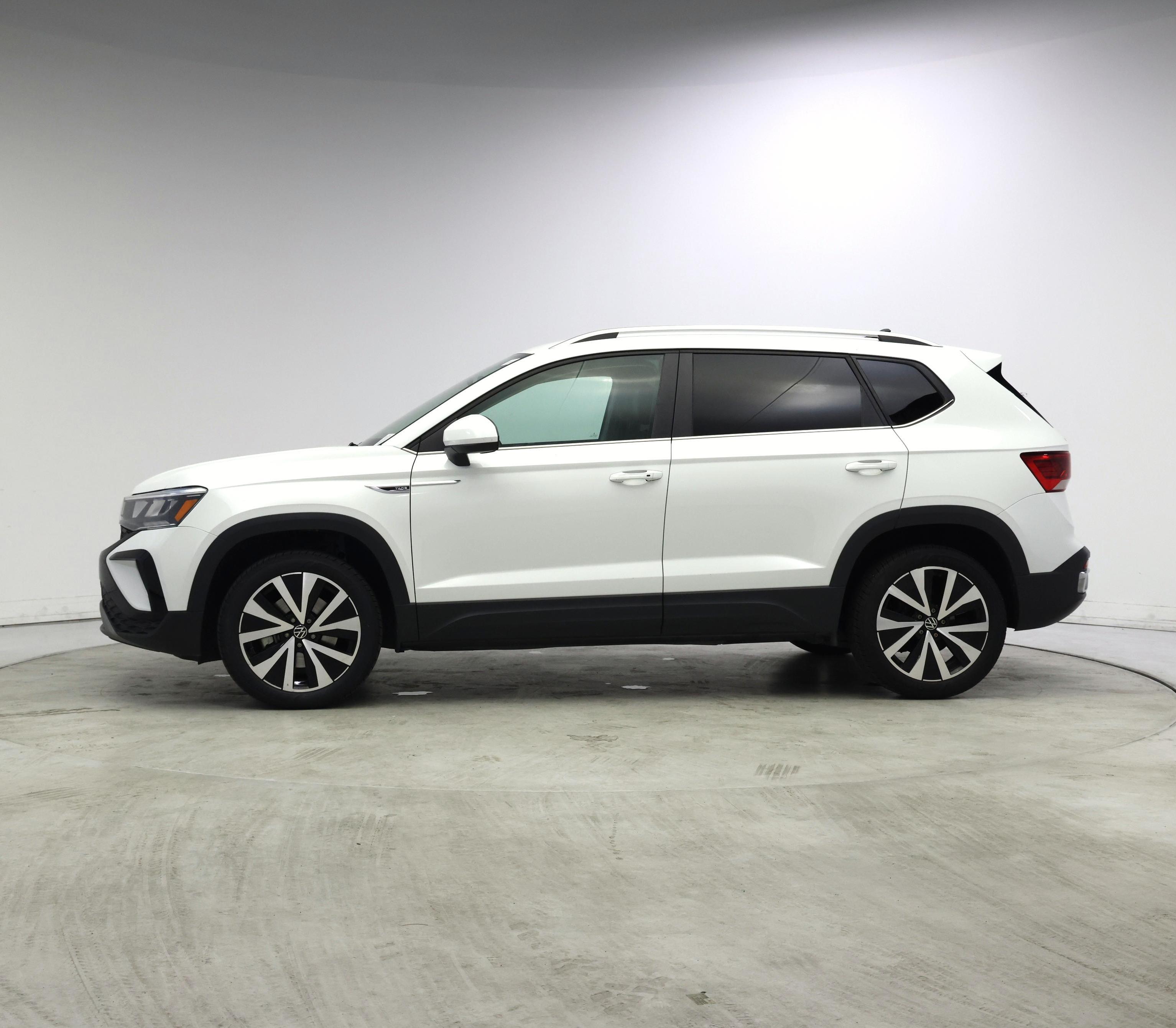 Thumbnail: 2022 Volkswagen Taos - 3