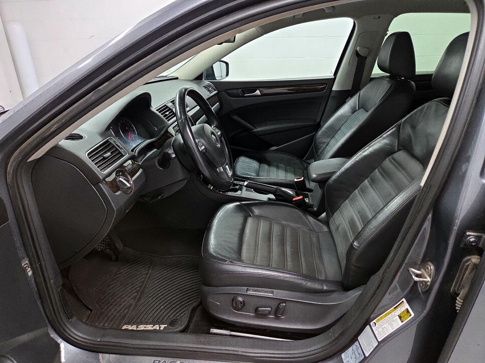 Thumbnail: 2015 Volkswagen Passat - 11