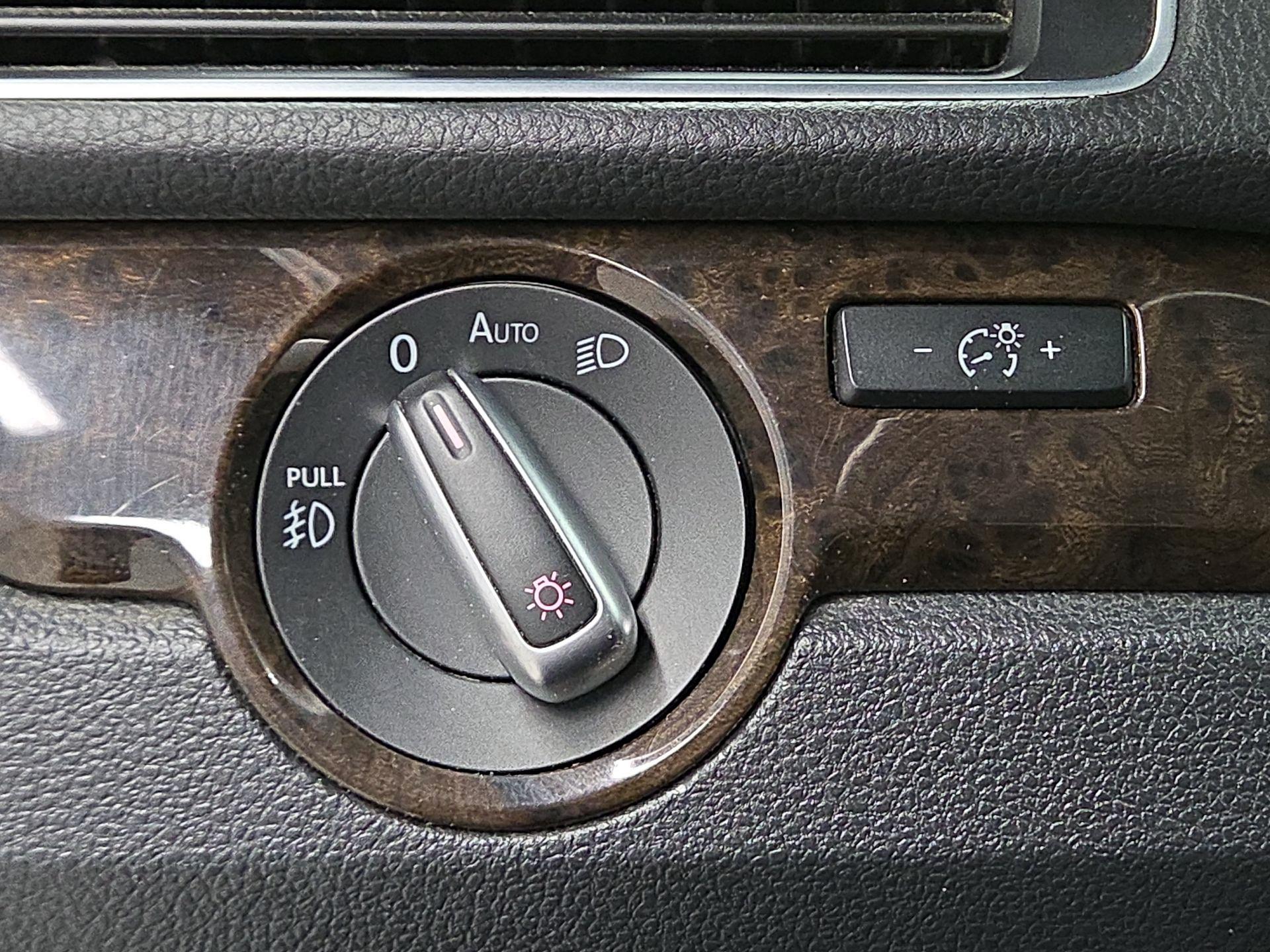 Thumbnail: 2015 Volkswagen Passat - 13