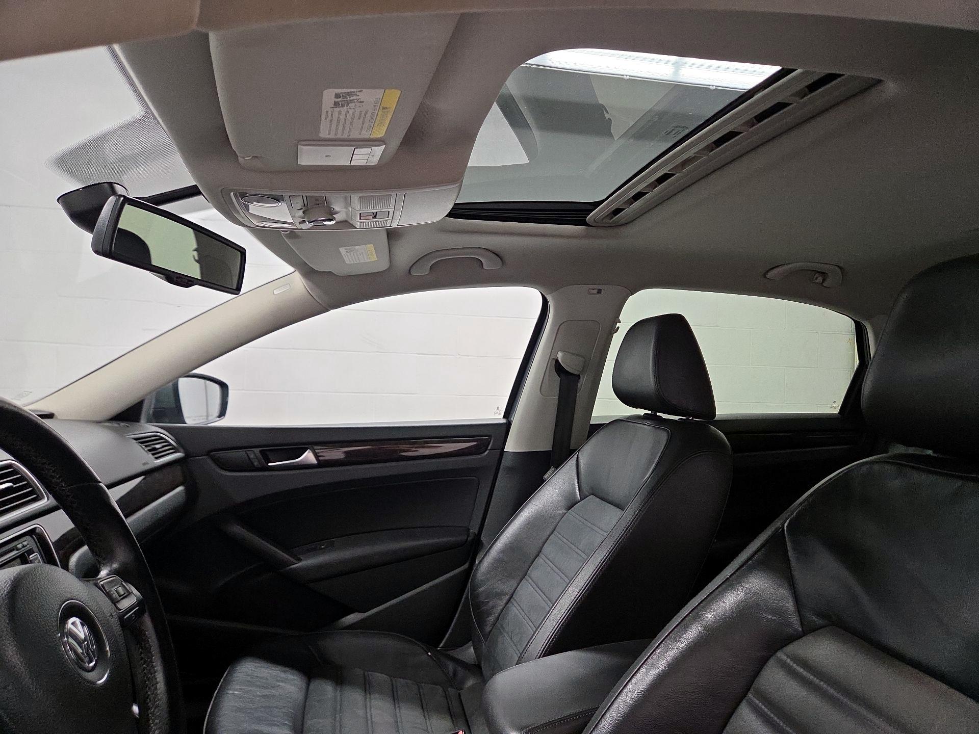 Thumbnail: 2015 Volkswagen Passat - 20