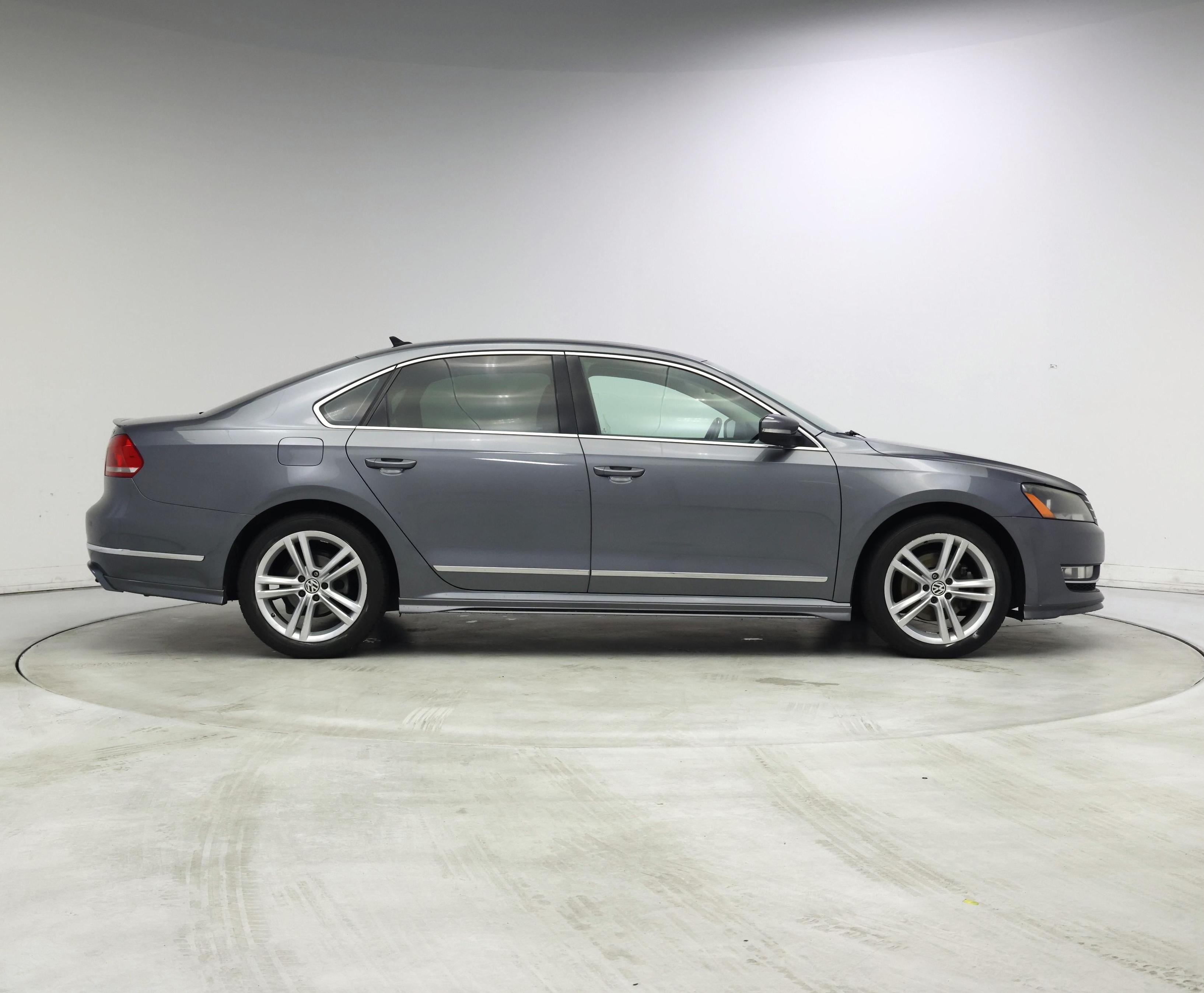 Thumbnail: 2015 Volkswagen Passat - 7