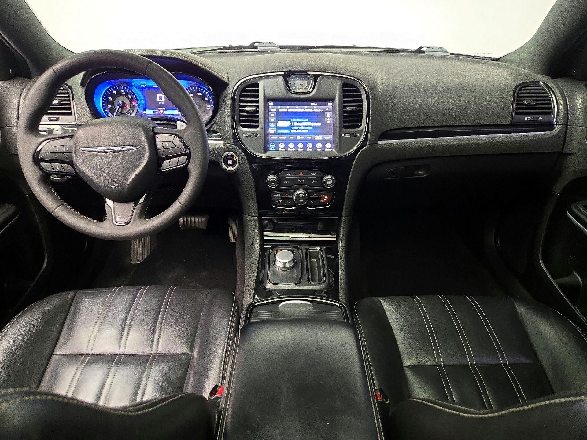 Thumbnail: 2022 Chrysler 300 - 9