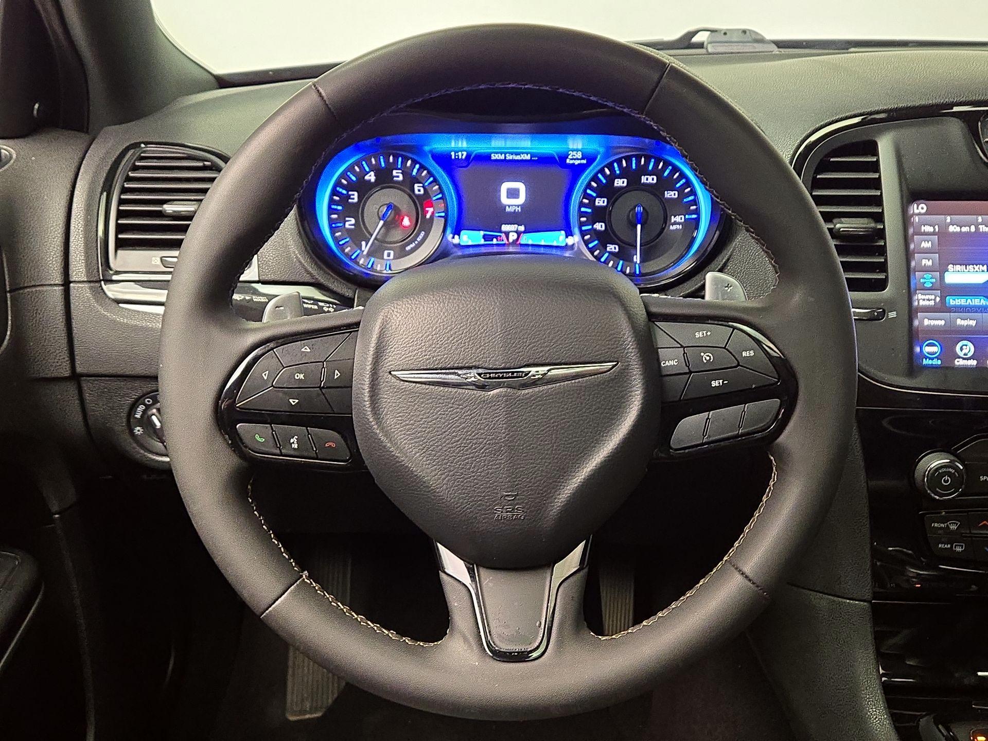Thumbnail: 2022 Chrysler 300 - 10