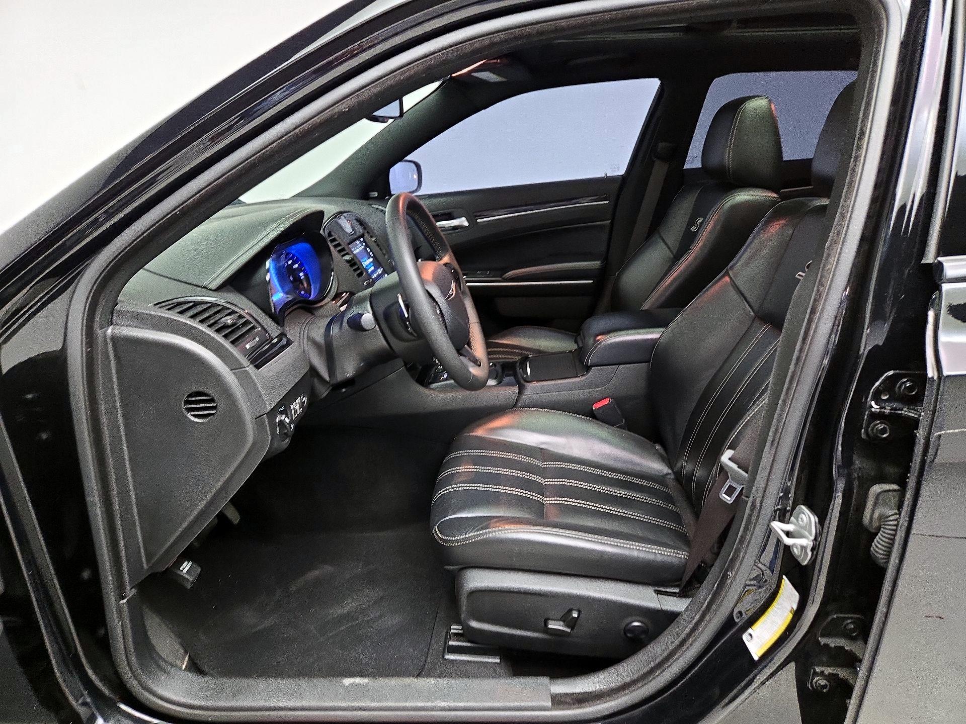 Thumbnail: 2022 Chrysler 300 - 11