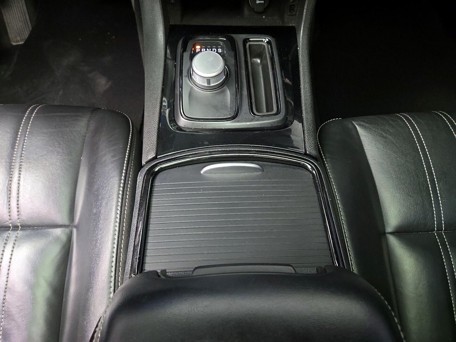 Thumbnail: 2022 Chrysler 300 - 18