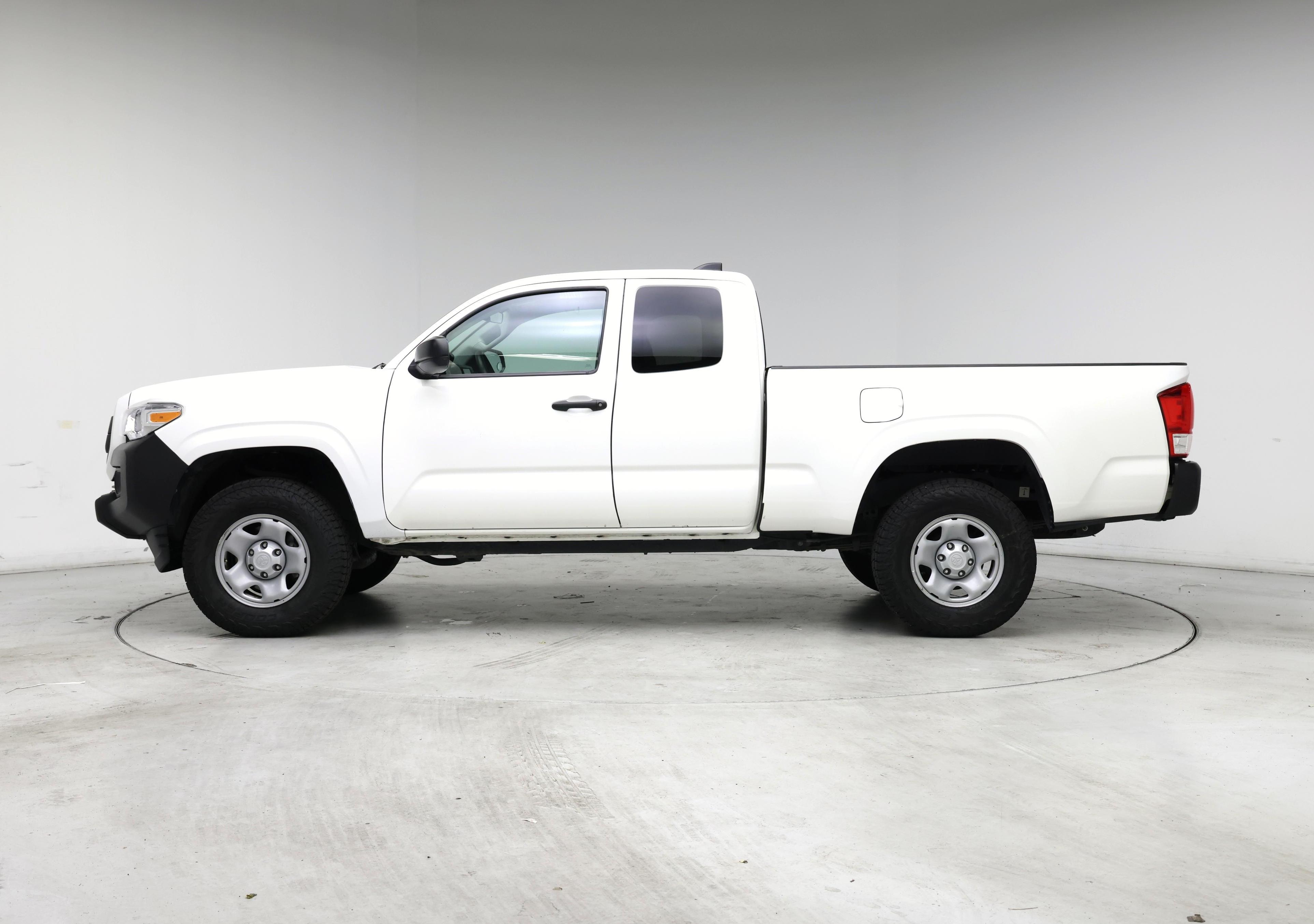 Thumbnail: 2022 Toyota Tacoma - 3