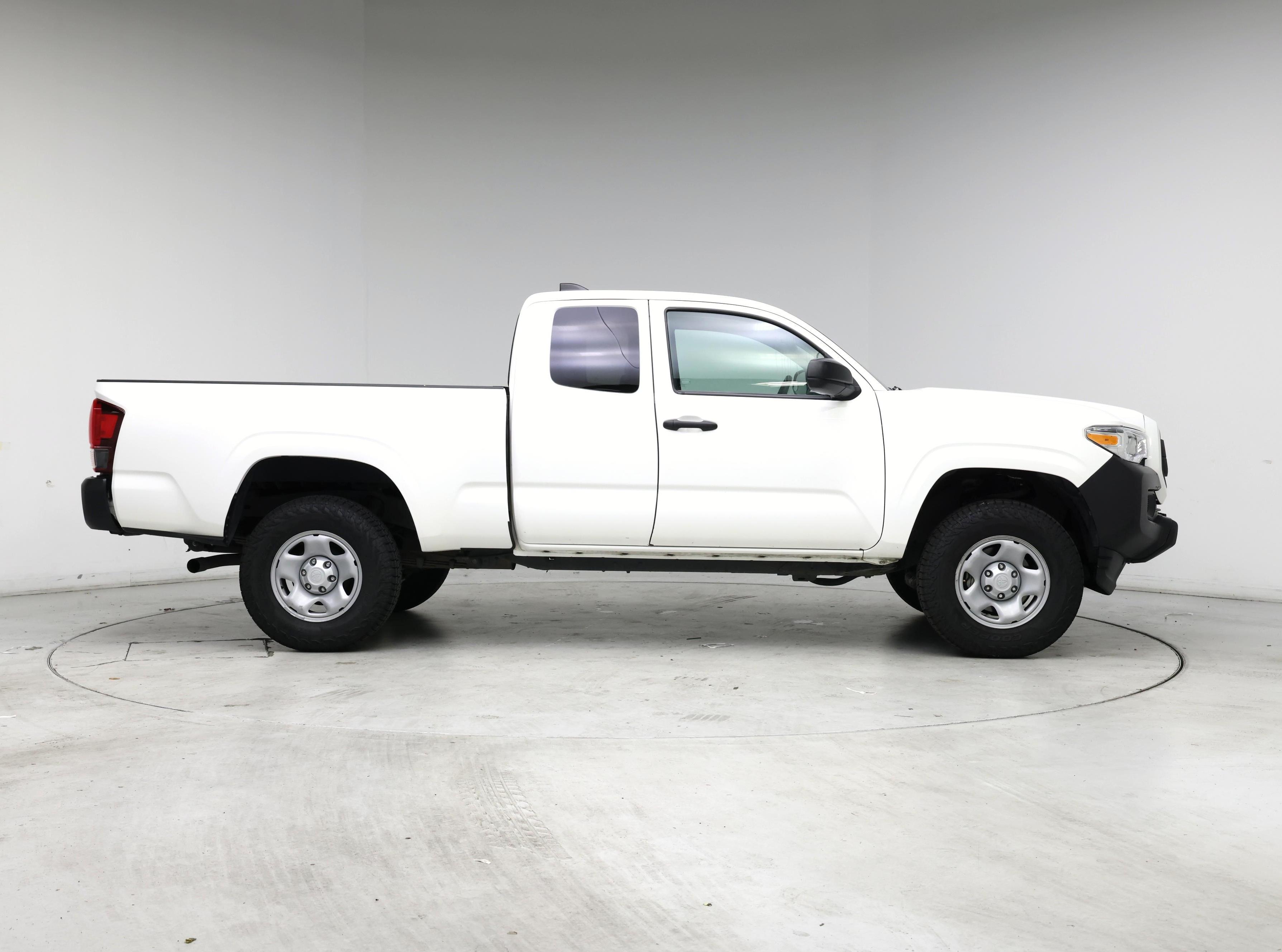 Thumbnail: 2022 Toyota Tacoma - 7