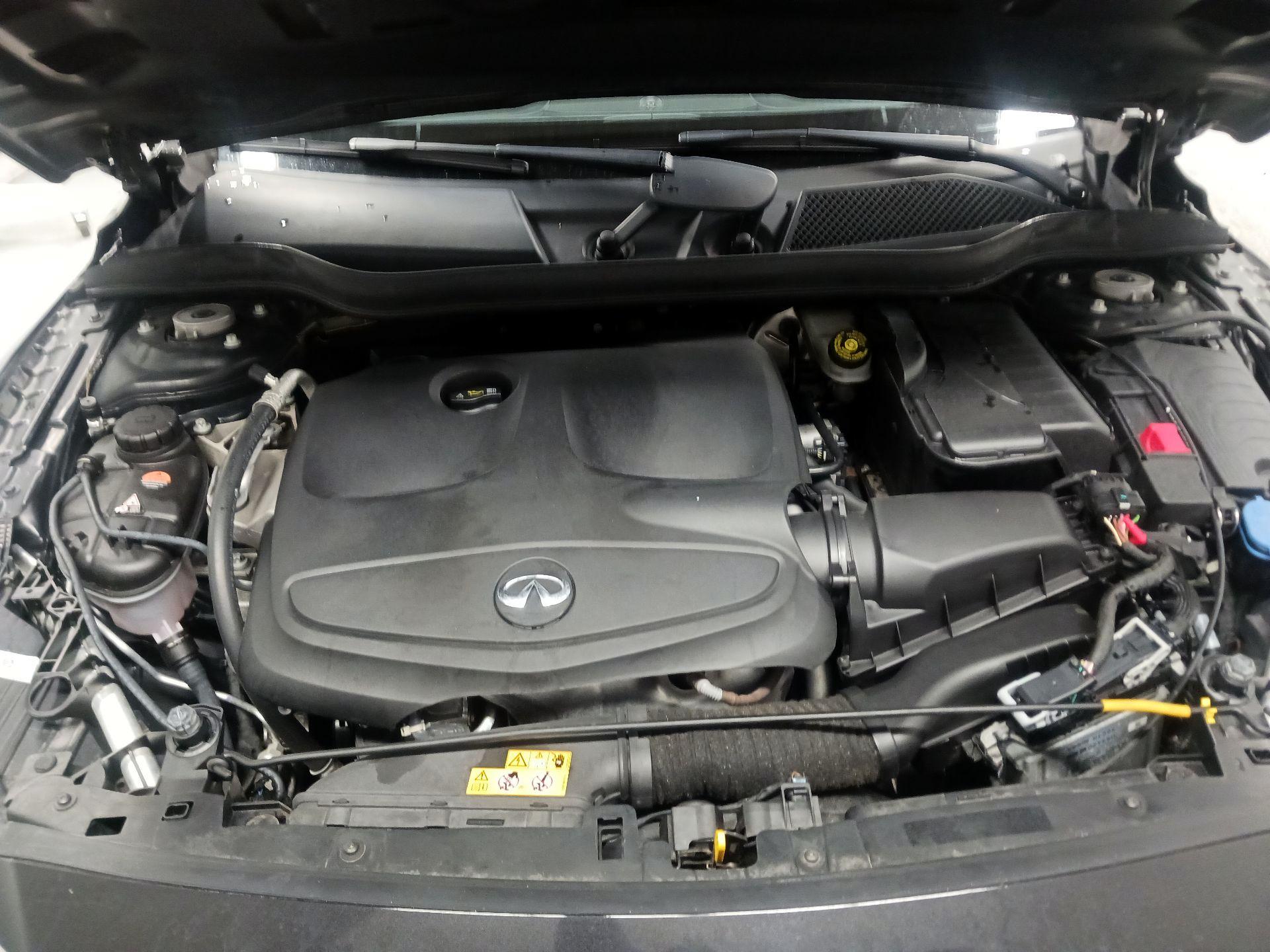 Thumbnail: 2019 INFINITI QX30 - 17
