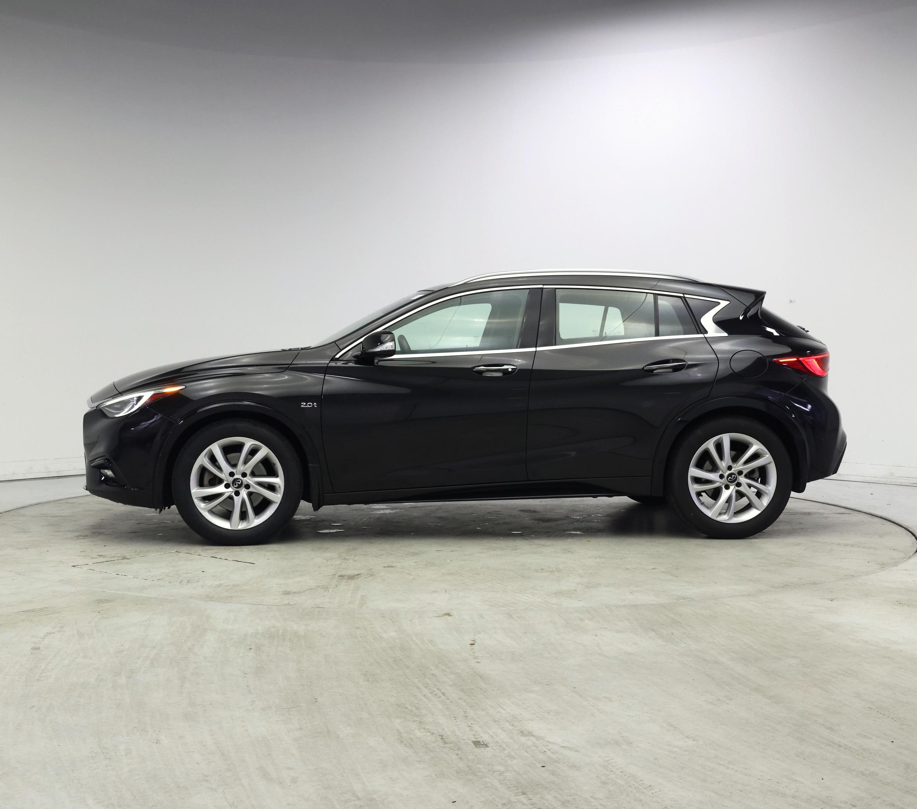 Thumbnail: 2019 INFINITI QX30 - 3