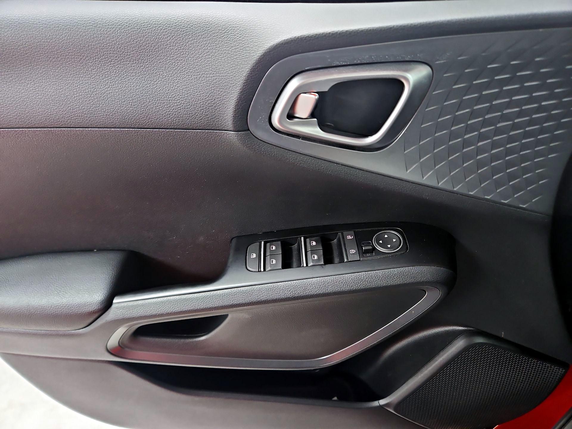 Thumbnail: 2020 Kia Soul - 12