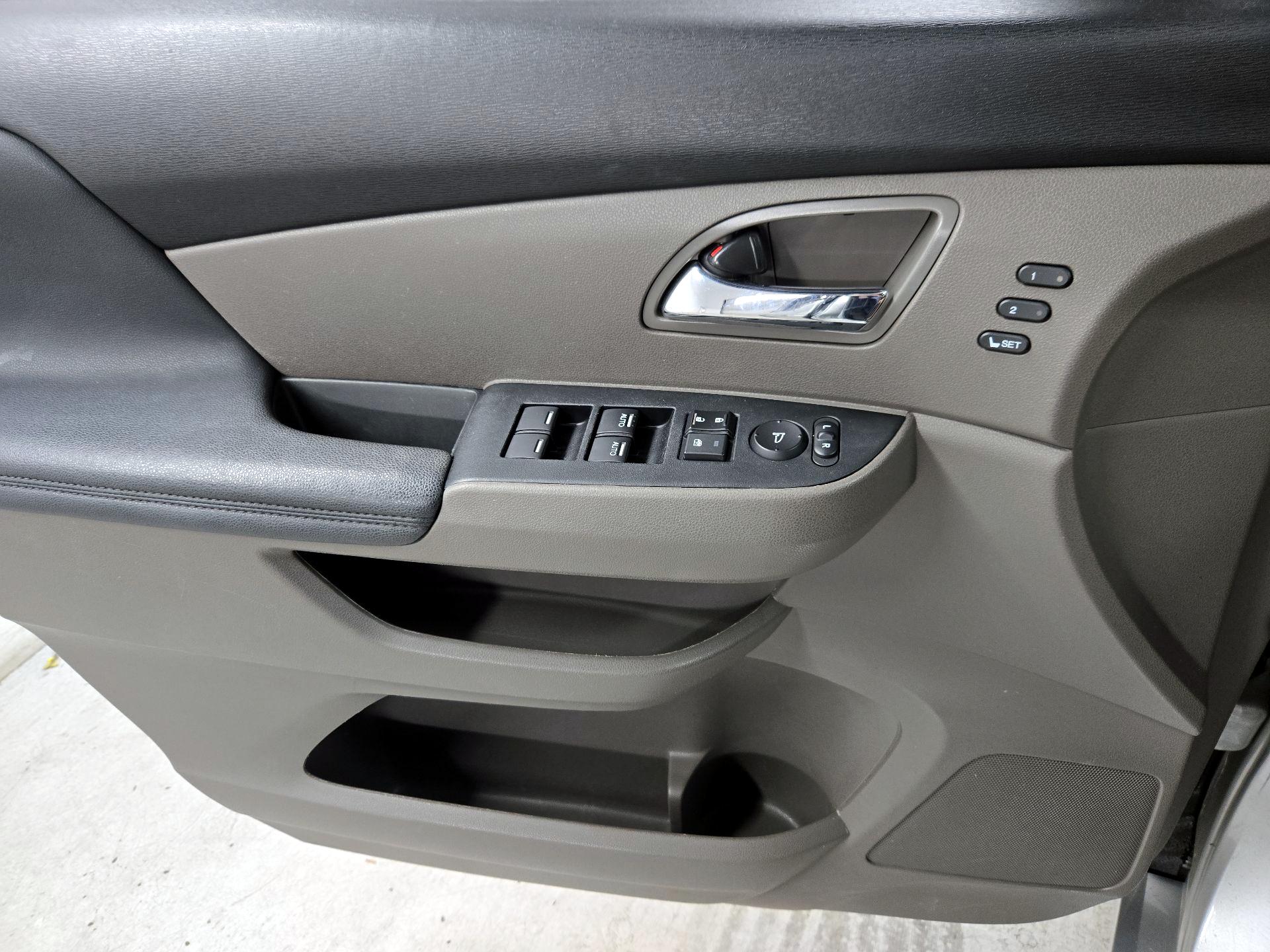 Thumbnail: 2015 Honda Odyssey - 12