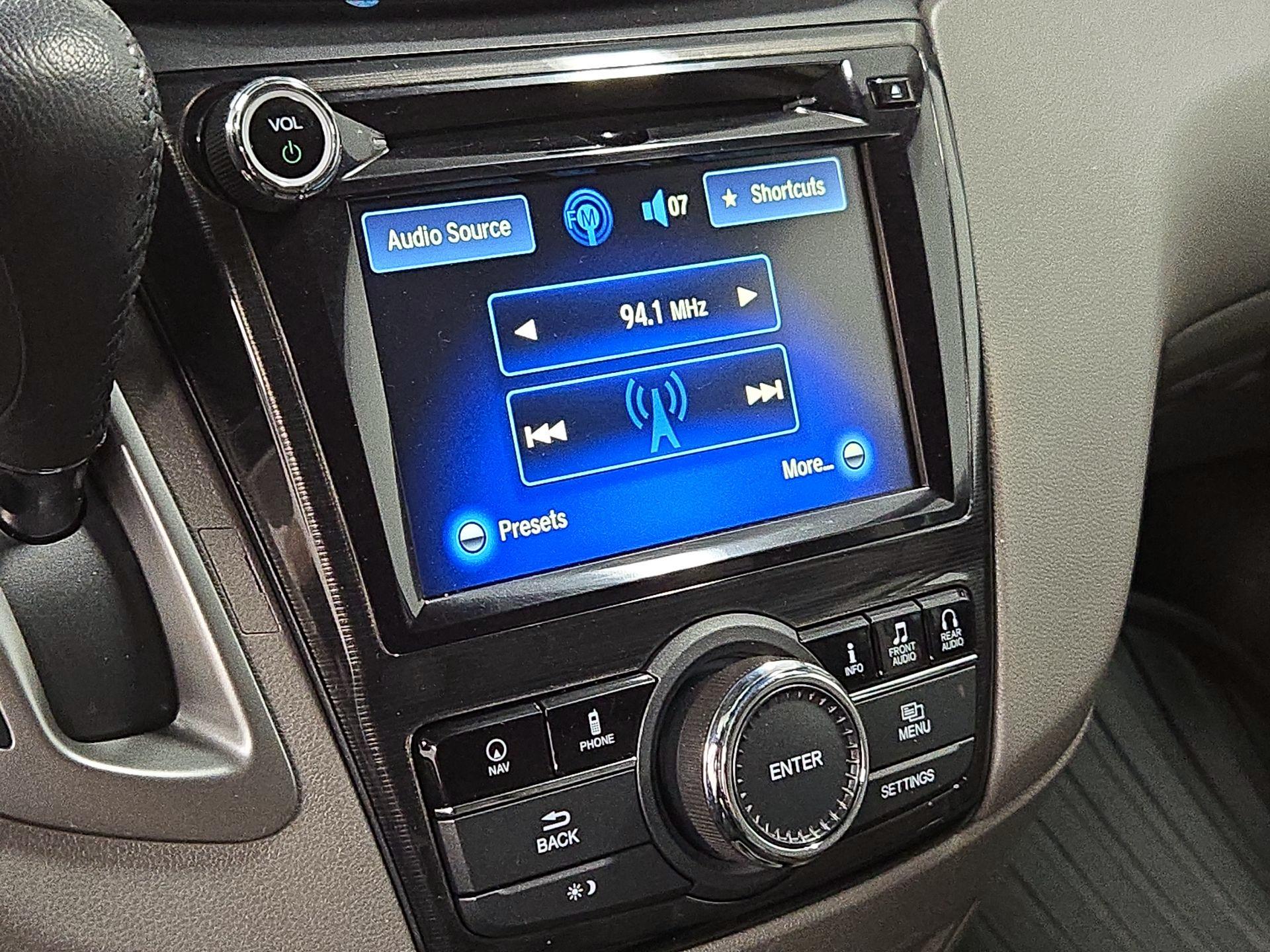 Thumbnail: 2015 Honda Odyssey - 16