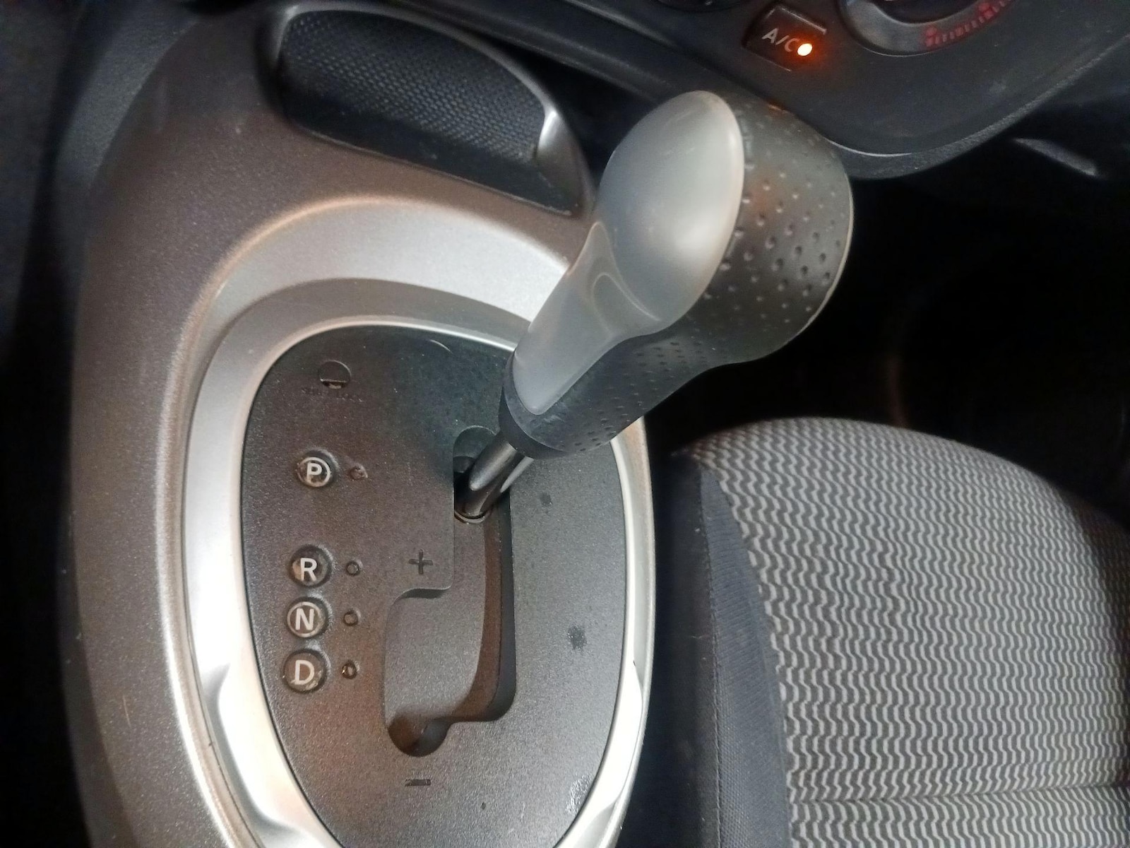 2016 Nissan Juke S - Photo 17