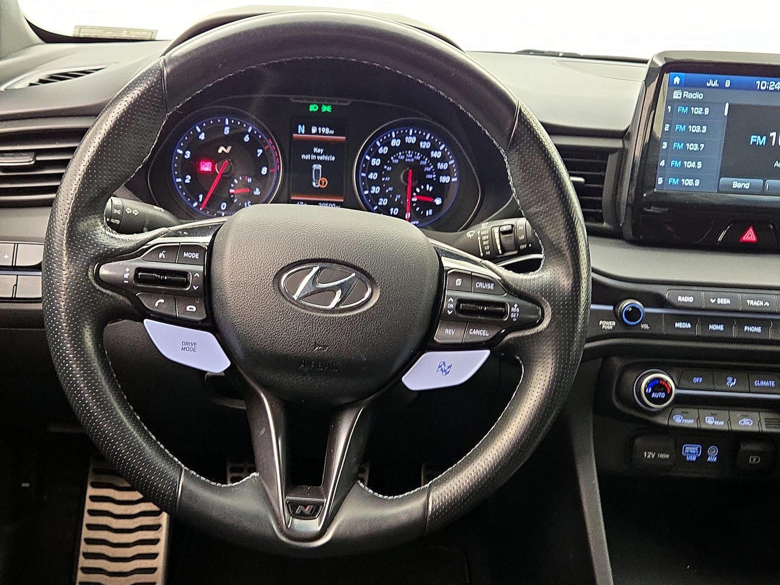 2020 Hyundai Veloster N - Photo 11