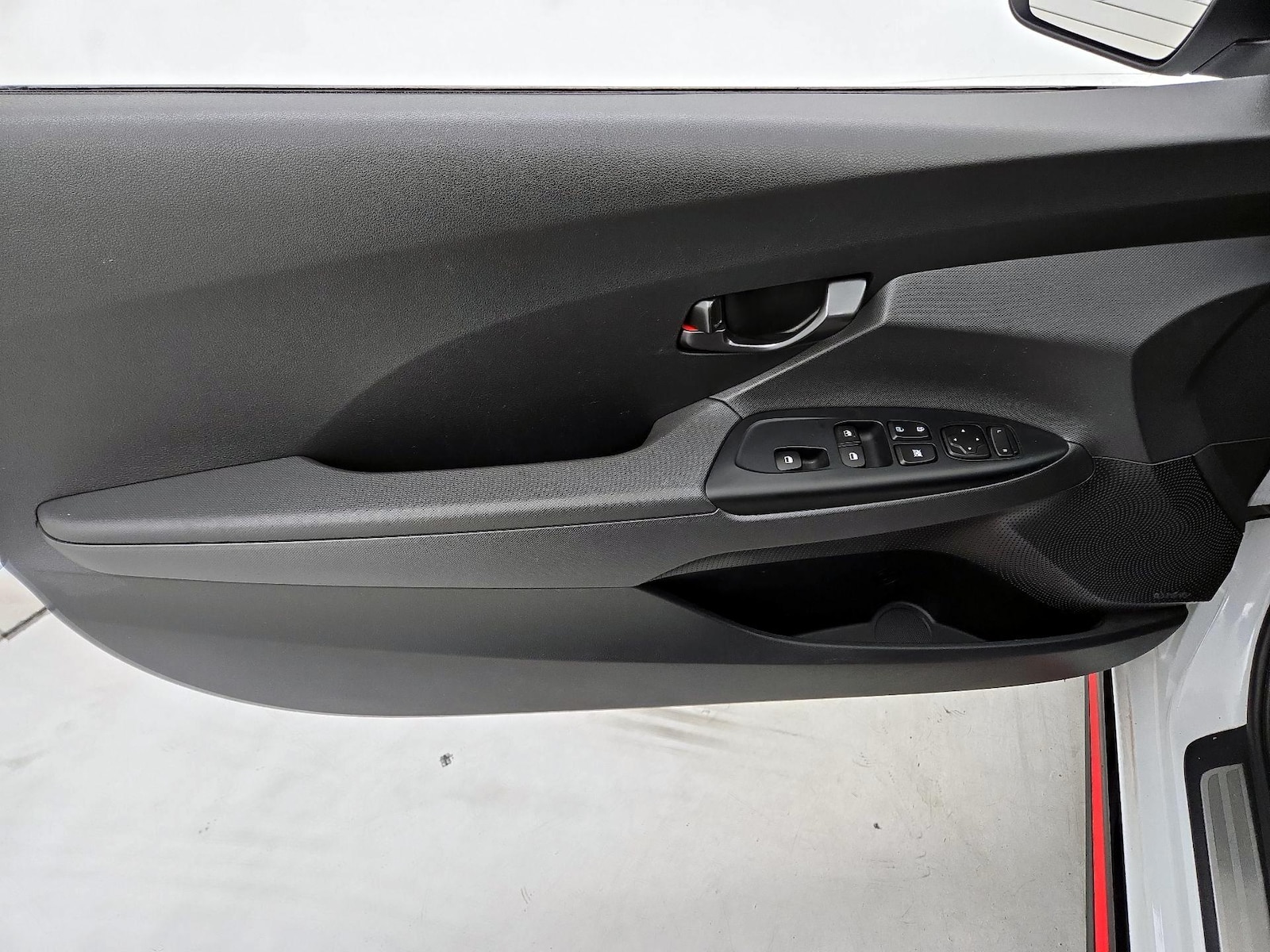2020 Hyundai Veloster N - Photo 13