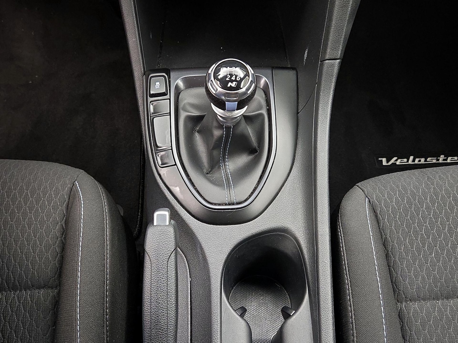 2020 Hyundai Veloster N - Photo 17