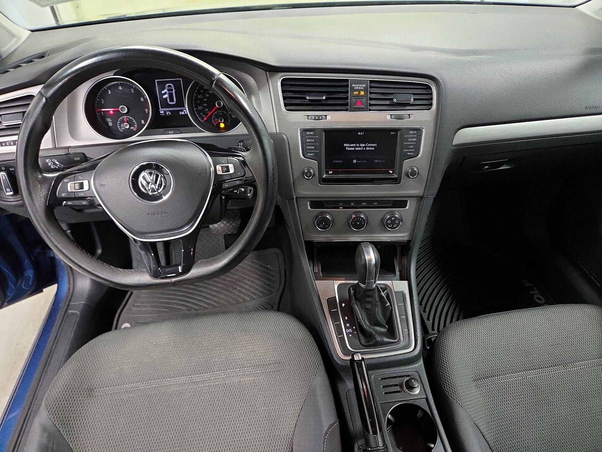 Thumbnail: 2016 Volkswagen Golf - 9