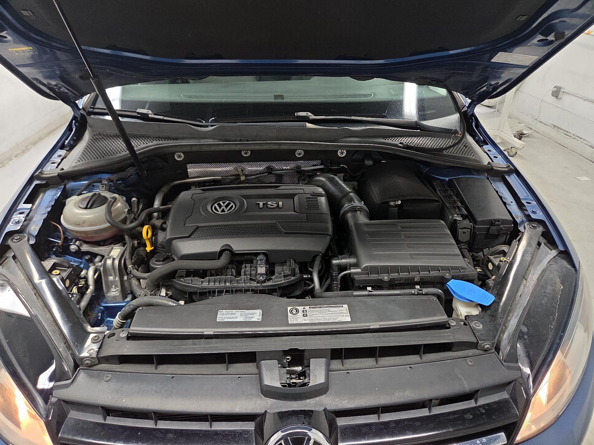 Thumbnail: 2016 Volkswagen Golf - 18