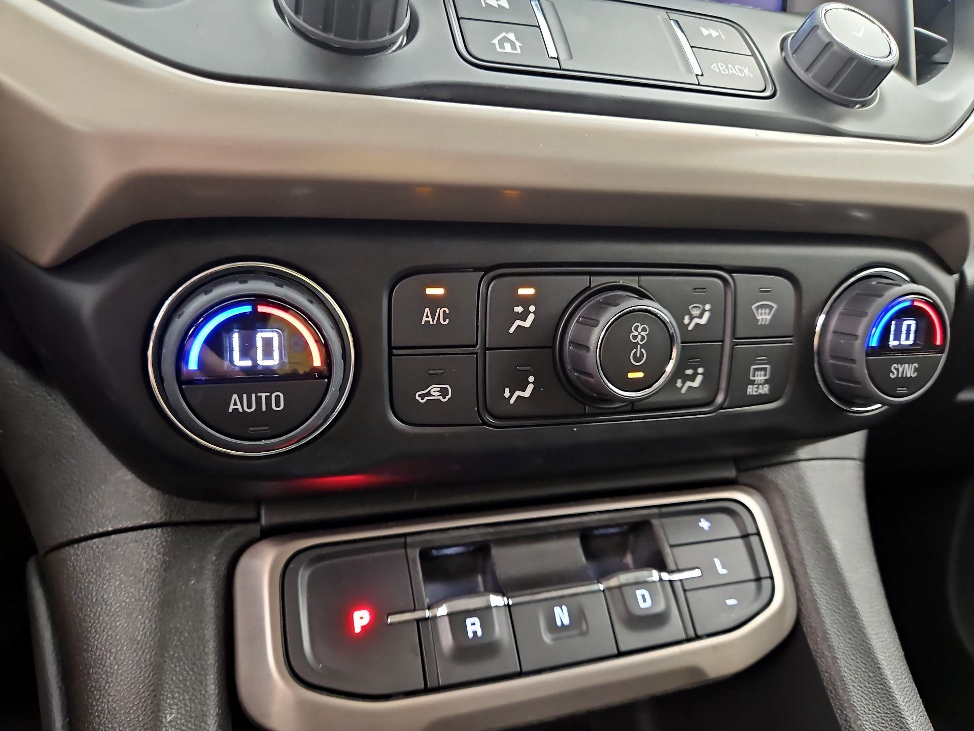 Thumbnail: 2023 GMC Acadia - 17