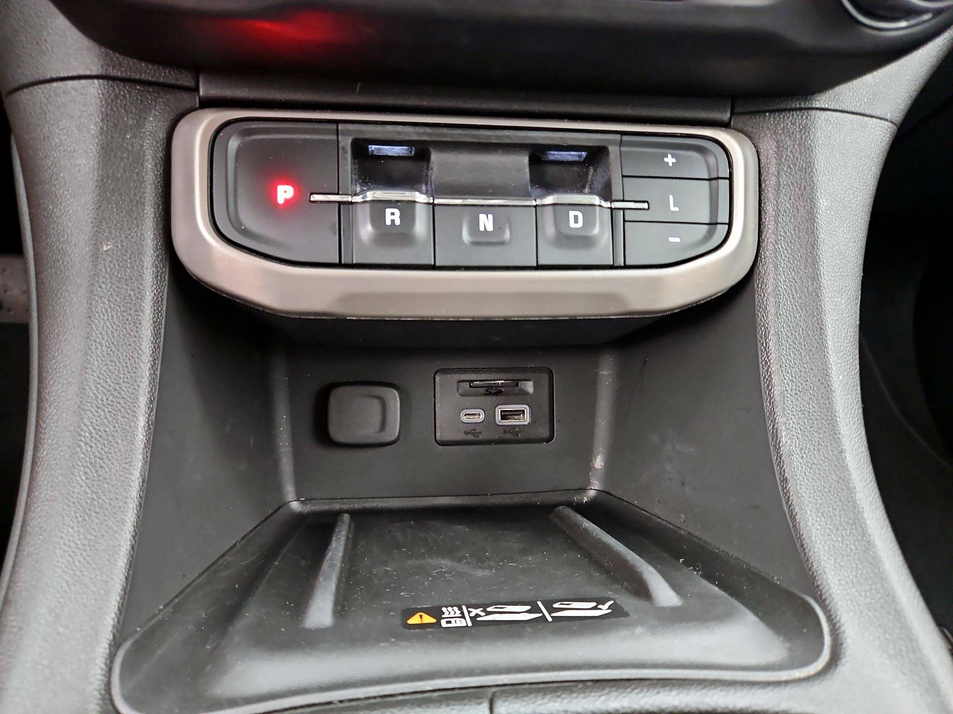 Thumbnail: 2023 GMC Acadia - 18