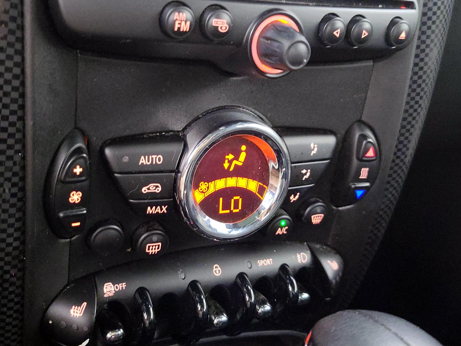 Thumbnail: 2015 MINI Cooper Paceman - 14