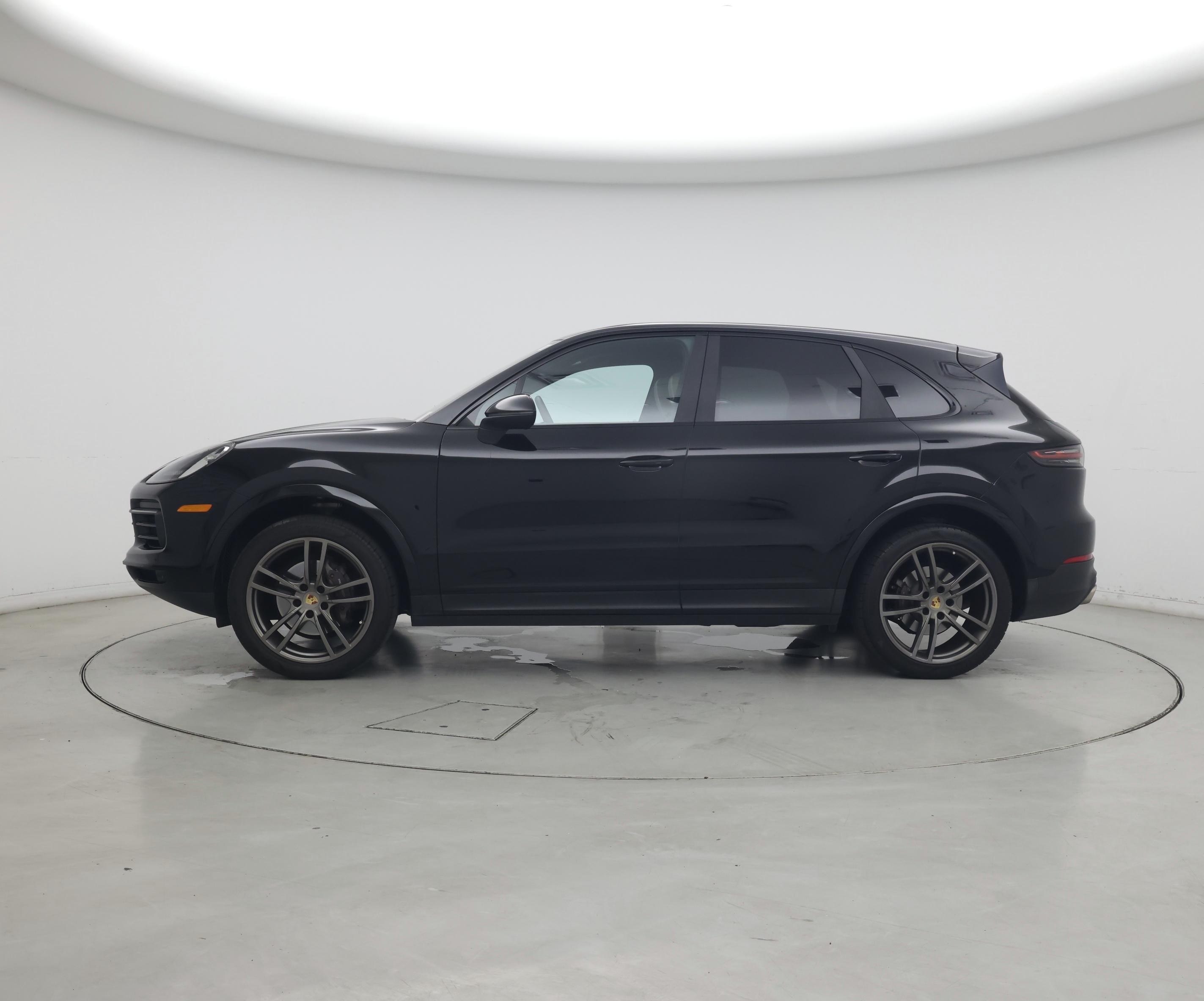 Thumbnail: 2019 Porsche Cayenne - 3