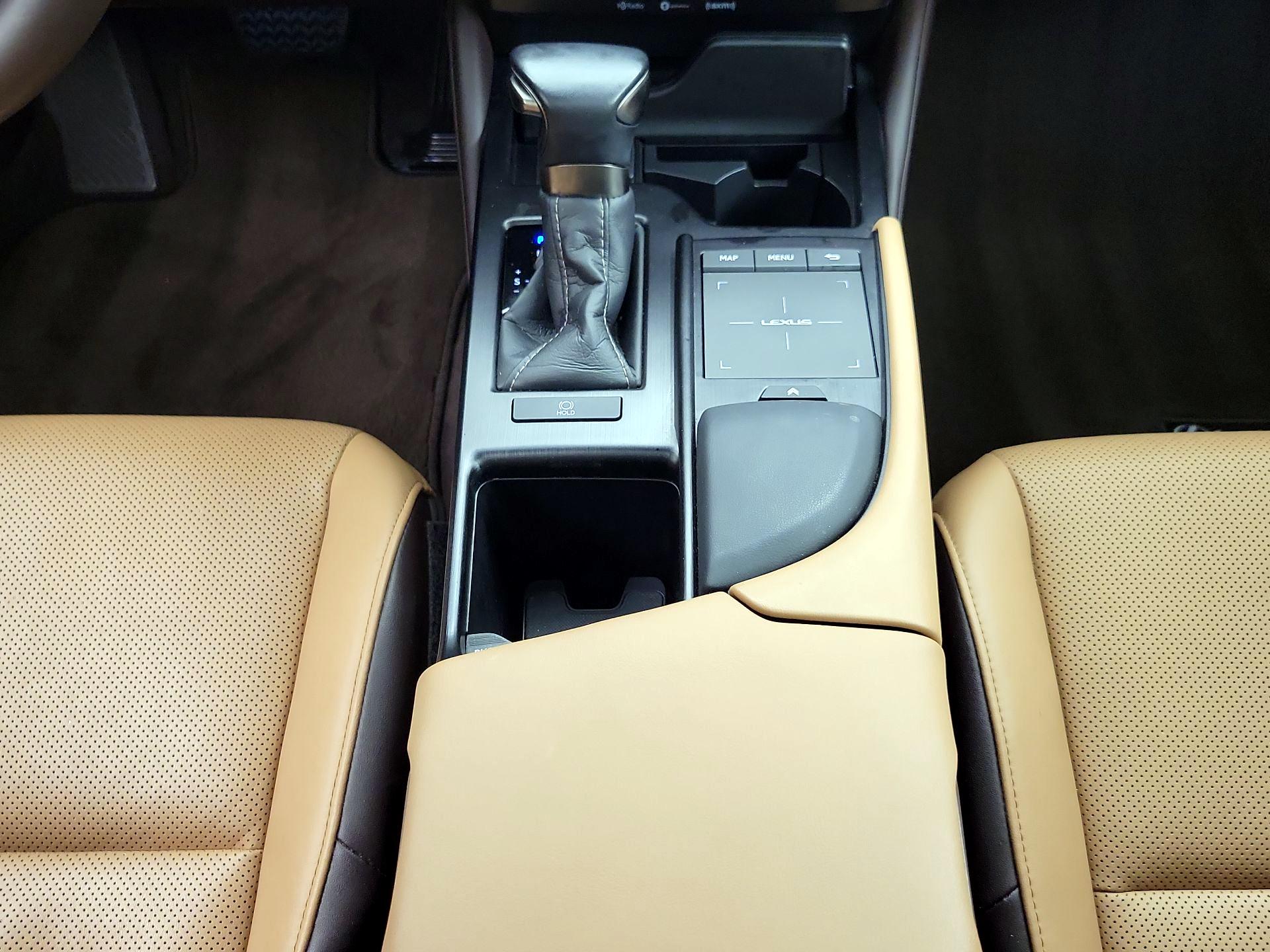 Thumbnail: 2021 Lexus ES - 18