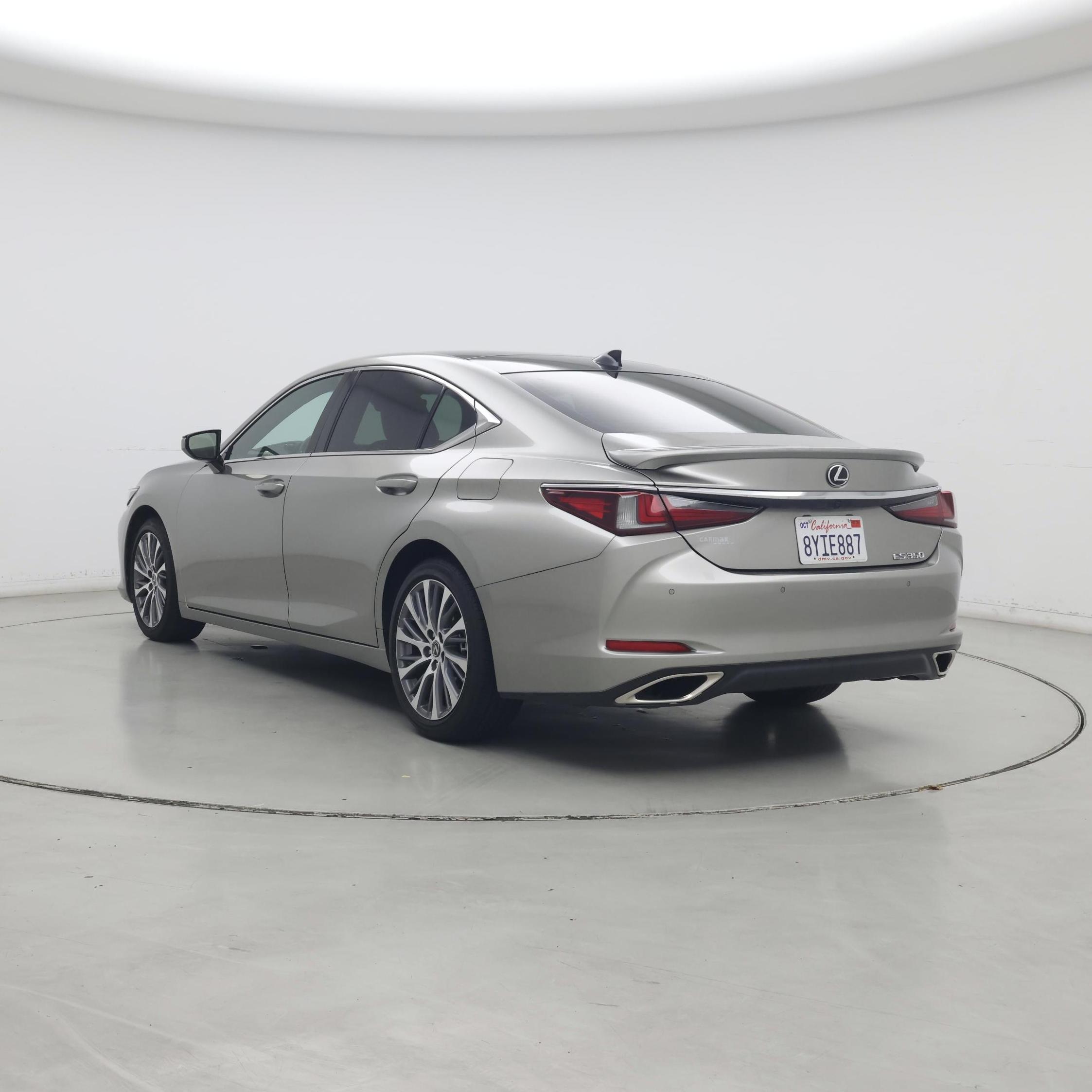 Thumbnail: 2021 Lexus ES - 2