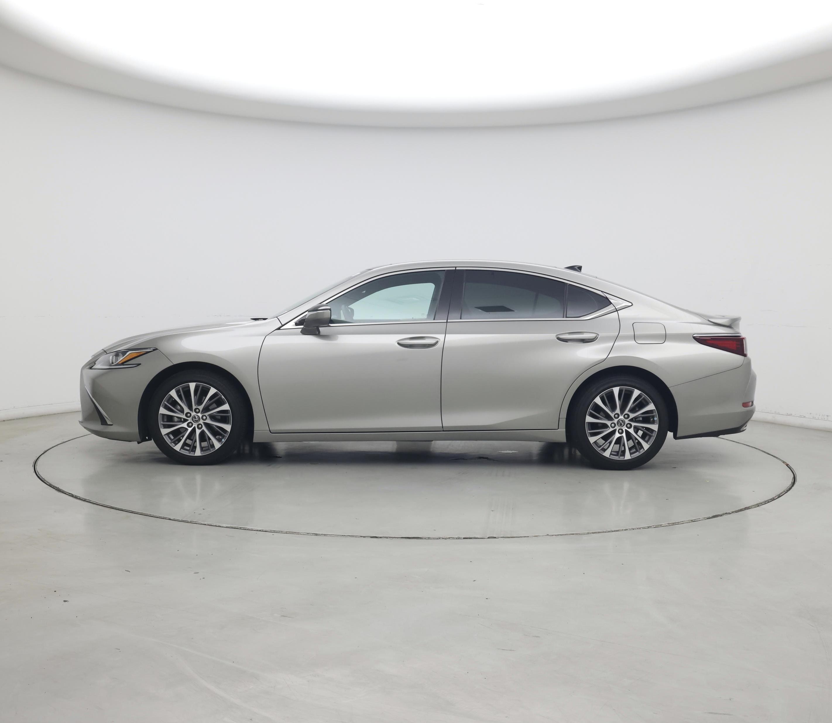 Thumbnail: 2021 Lexus ES - 3