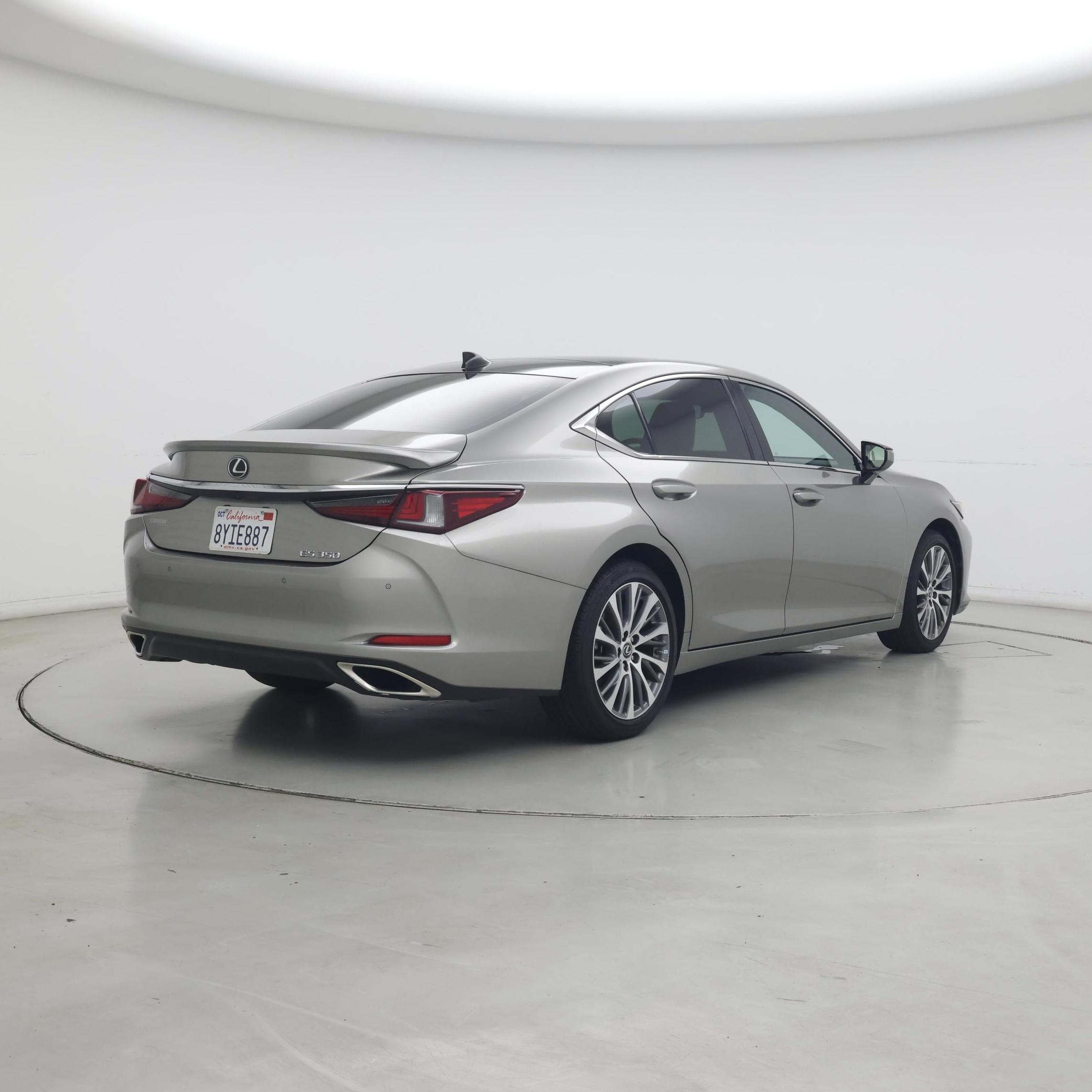 Thumbnail: 2021 Lexus ES - 8
