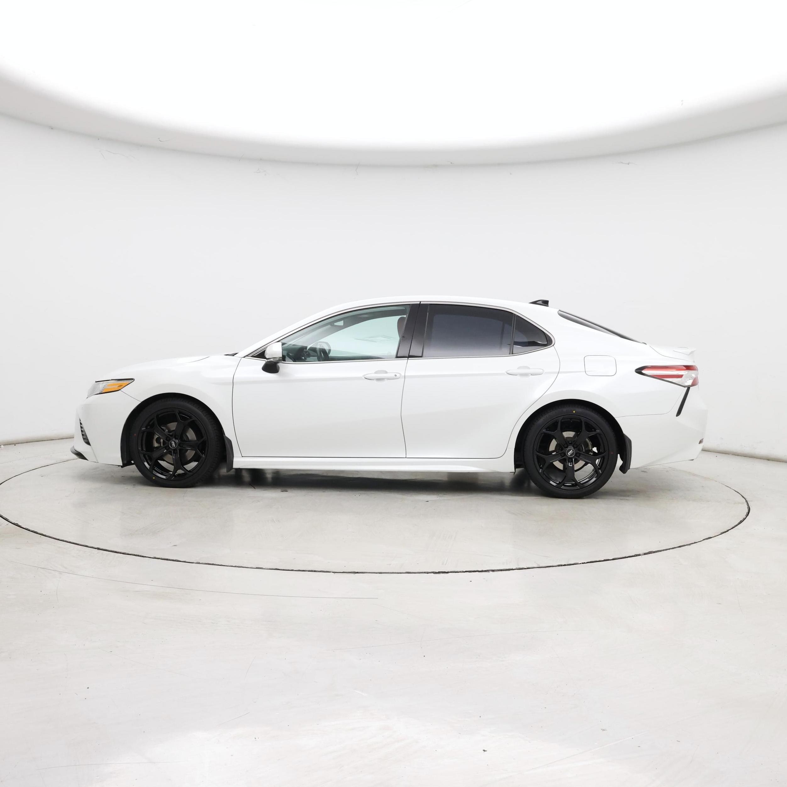 Thumbnail: 2020 Toyota Camry - 3