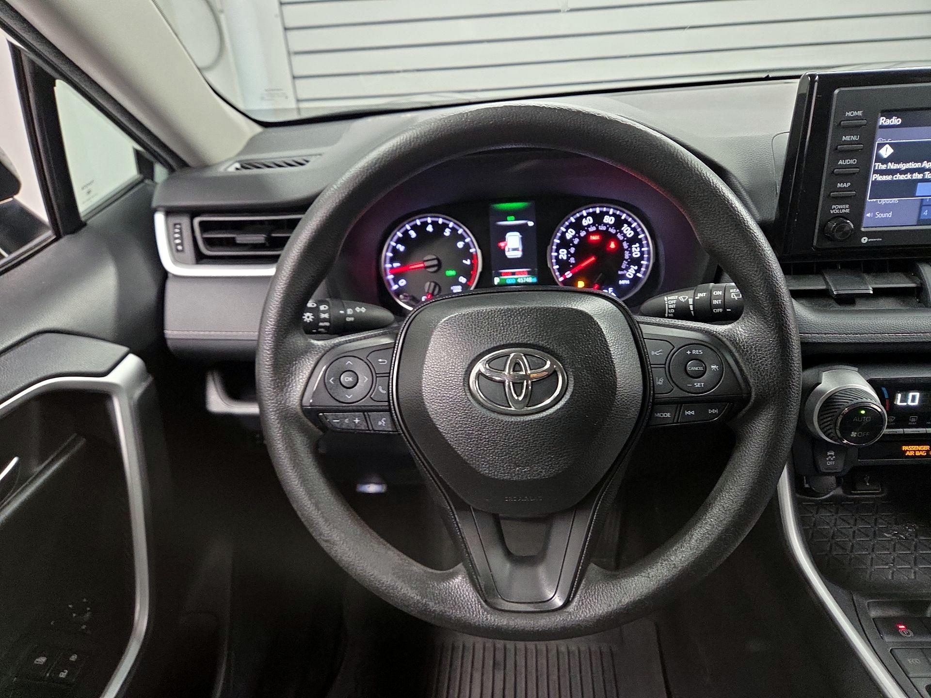 Thumbnail: 2021 Toyota RAV4 - 10