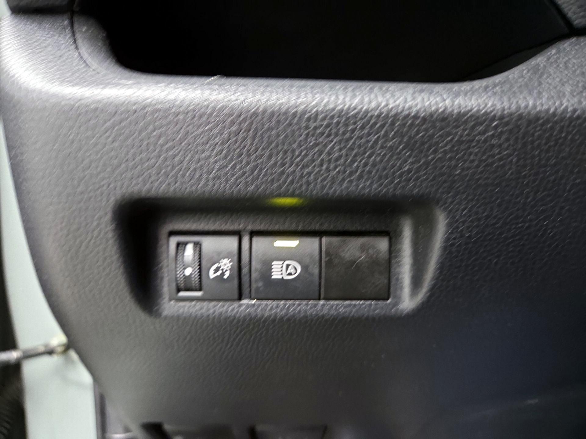 Thumbnail: 2021 Toyota RAV4 - 13